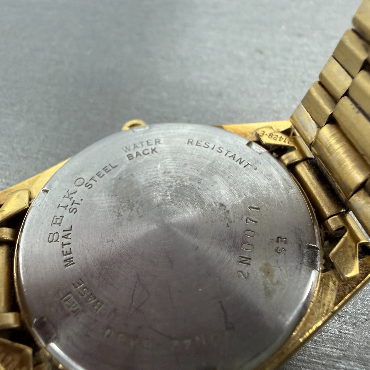 Seiko Watch Men 33mm Champagne Dial Gold Tone Date Round 7n42-6a60 New Battery 49