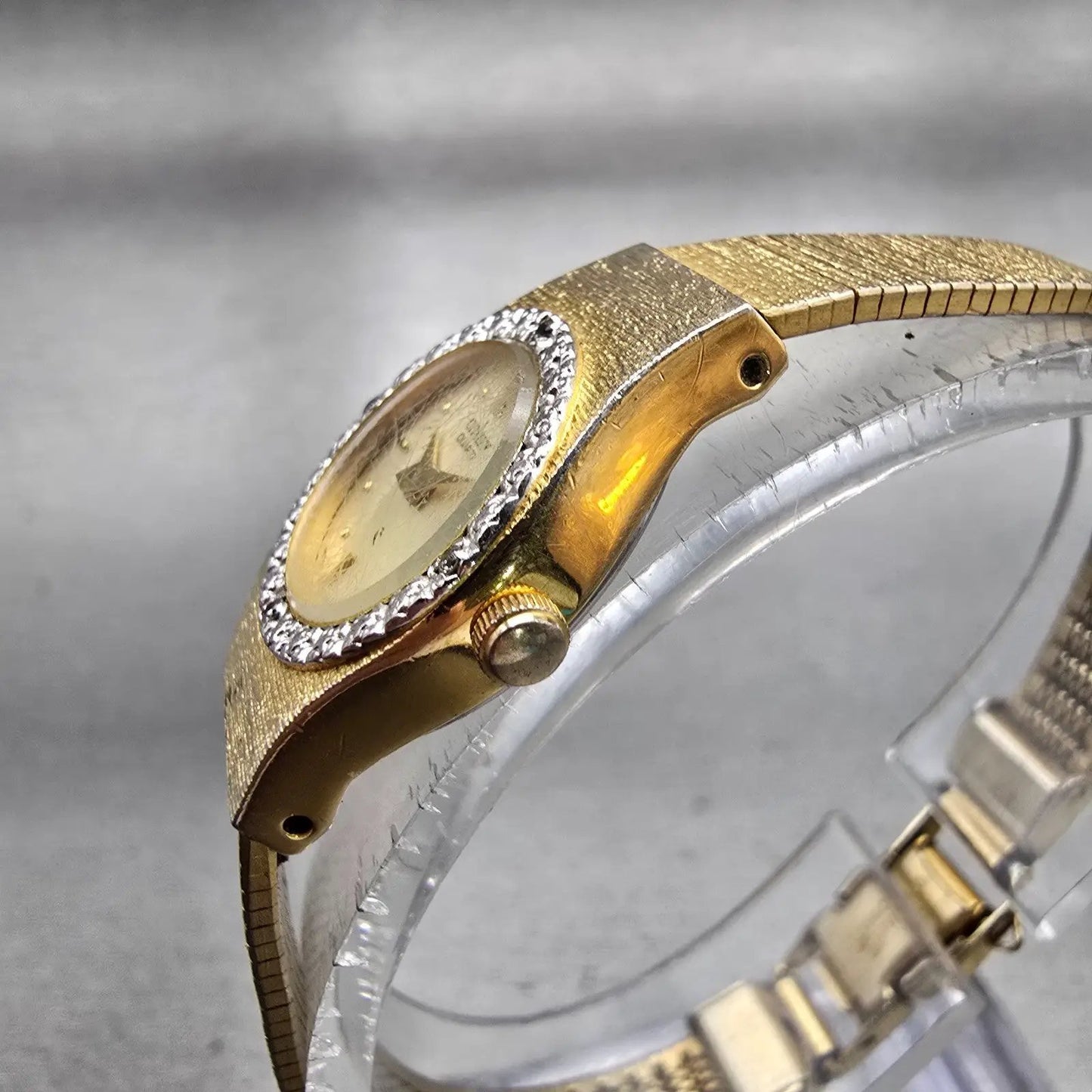 Citizen CQ Watch Women 17mm Gold Dial Gold Tone Gemmed 3220-324196 New Battery2