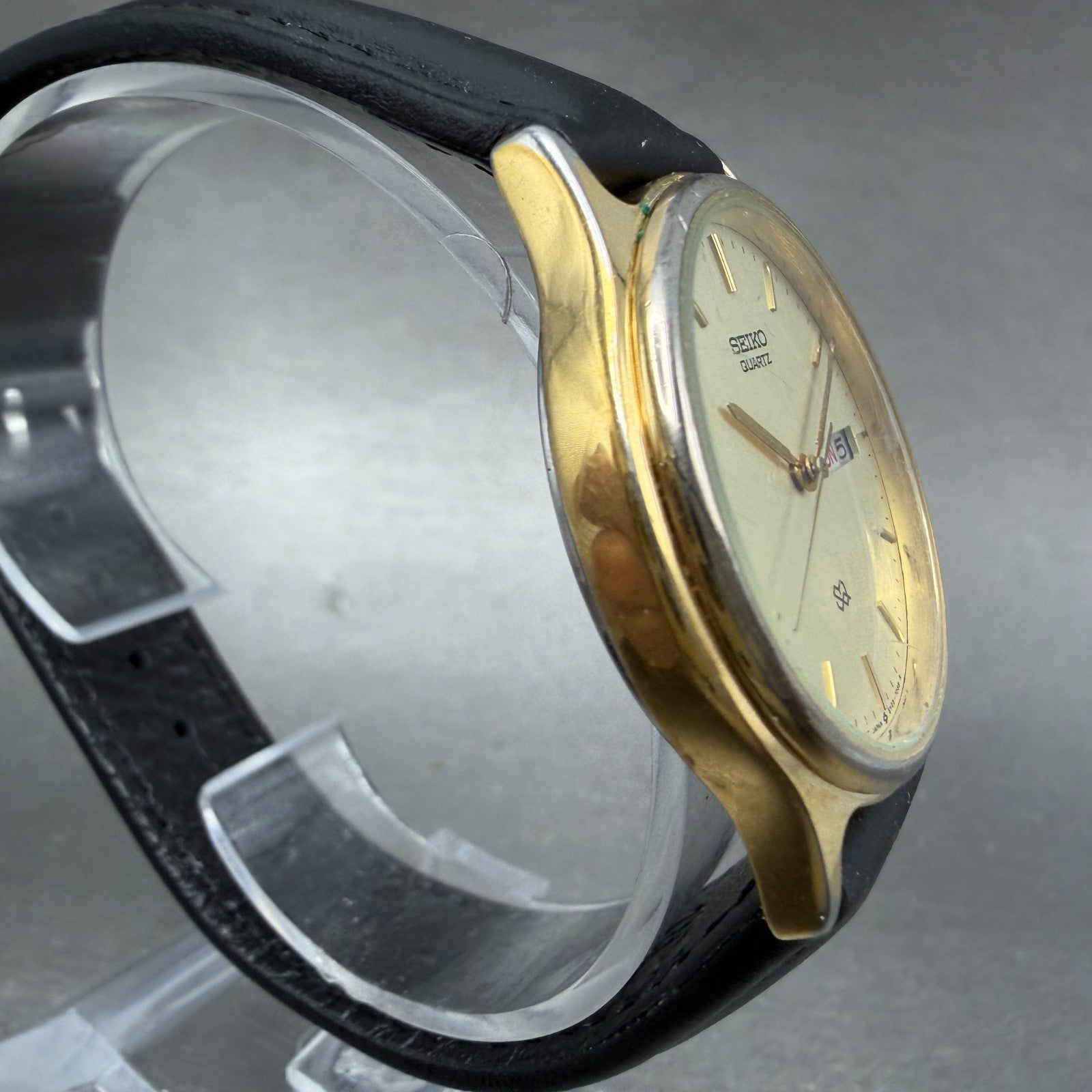 Seiko SQ Watch Men 34mm Champagne Dial Gold Tone Daydate 5y23-7030 New Battery G3