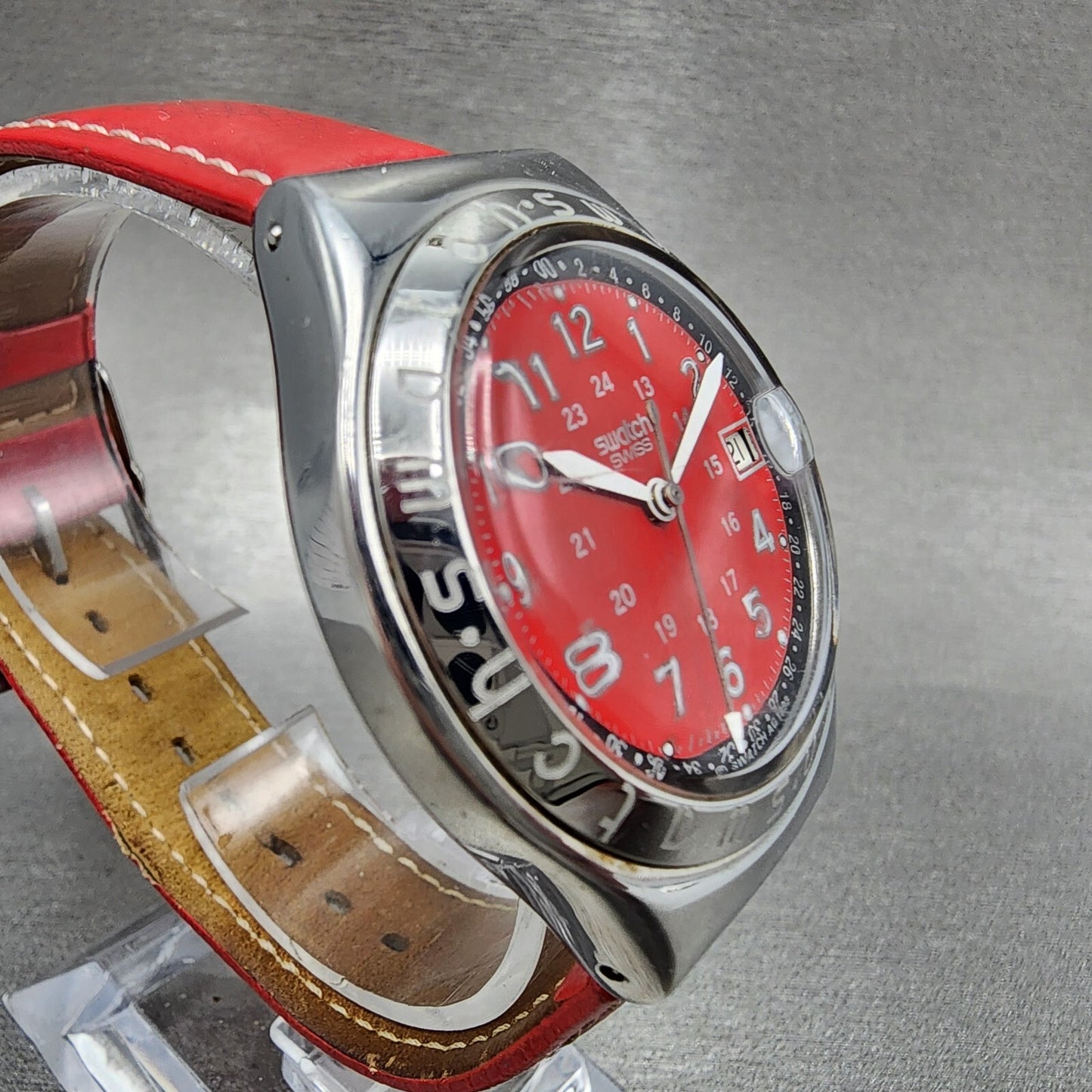 Swatch Irony Happy Joe Red Watch Men 37mm Red Dial Steel Date Round New Battery3