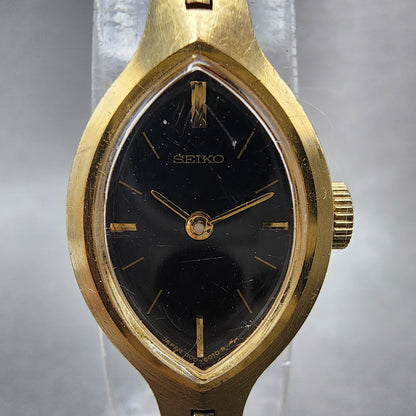 Seiko Watch Women 16mm Black Dial Gold Tone Oval Manual 11005569 Runs1