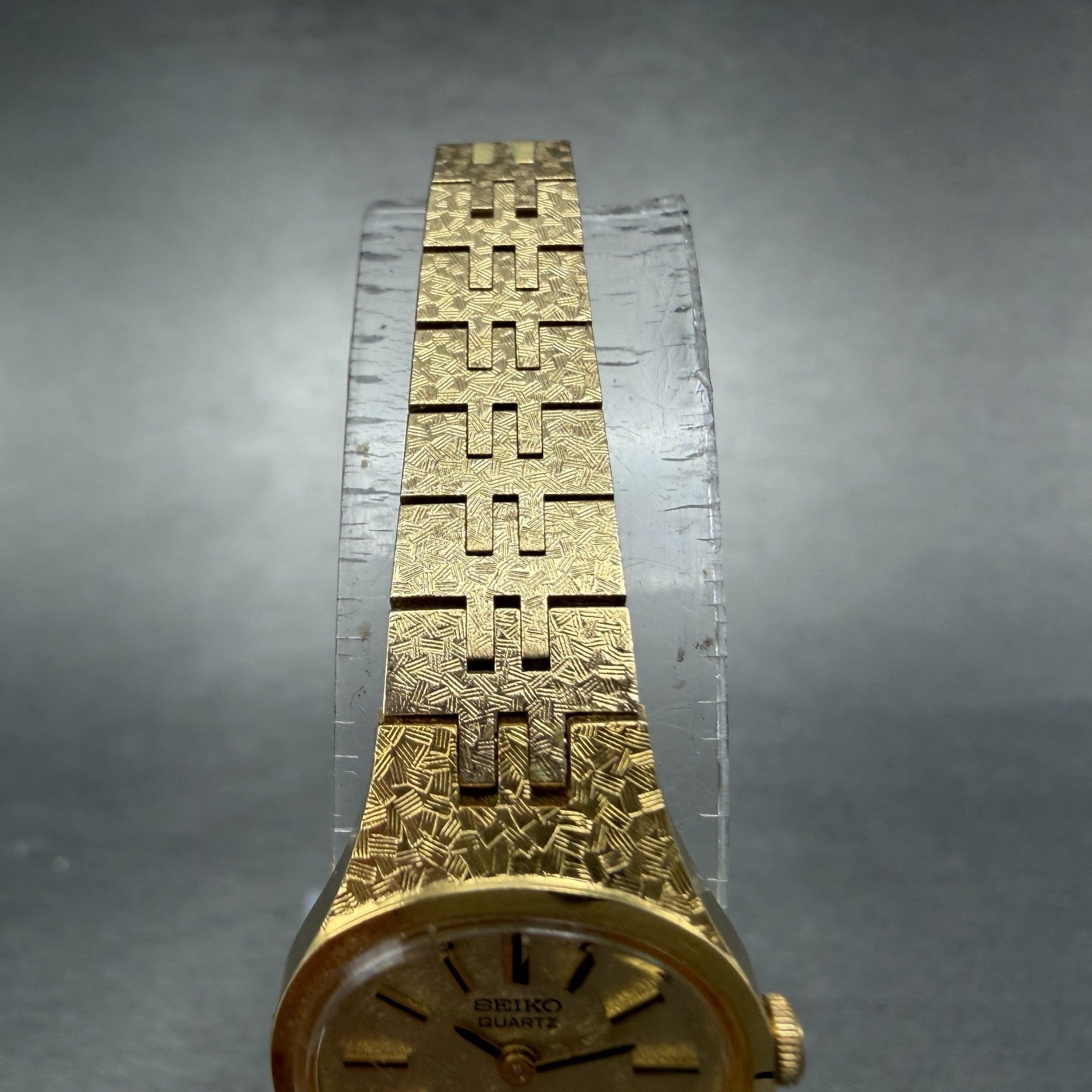 Seiko Watch Women 17mm Champagne Dial Gold Tone 2C20-5759 Oval New Battery TH4