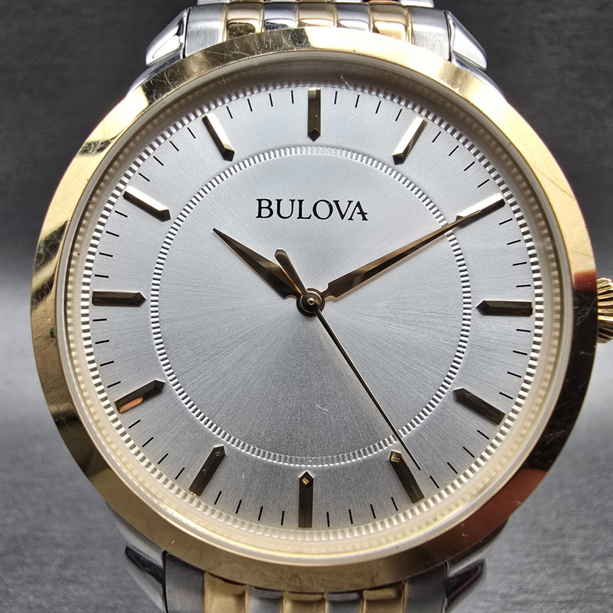 Bulova Watch Men 41mm Silver Dial Two Tone Round 98A121 New Battery1