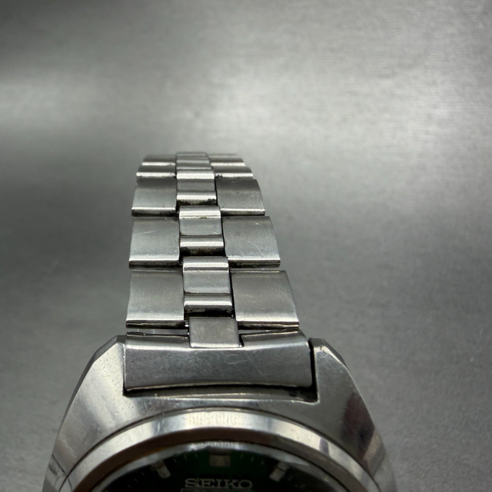 Seiko 5 Actus Watch Men 37mm Green Dial Silver Tone Daydate 7019-7350 Runs VTG4