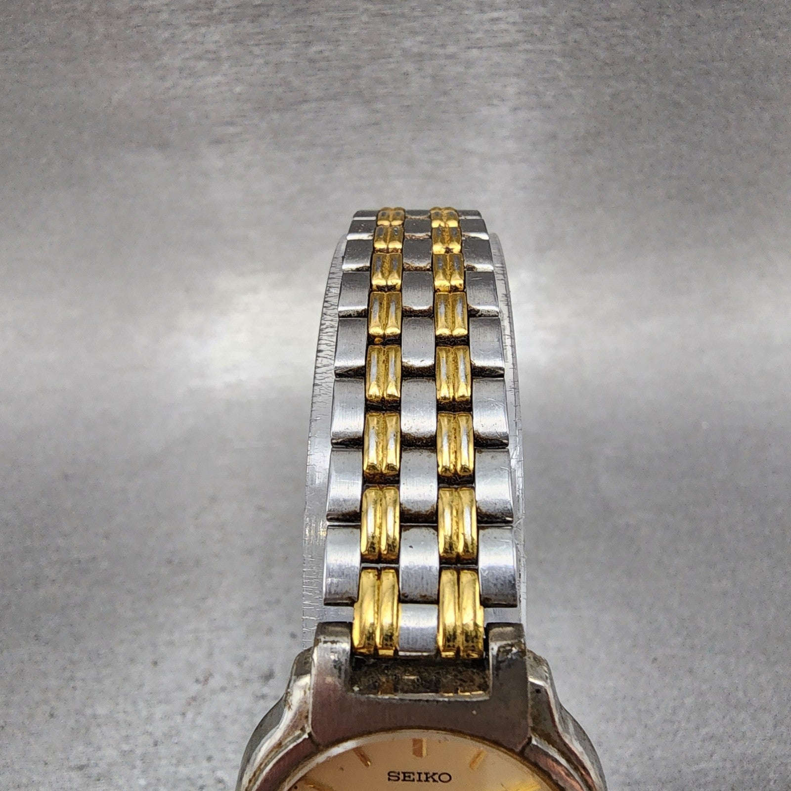Seiko Watch Women 24mm Chamapge Dial Two Tone Round V7012b90 New Battery4