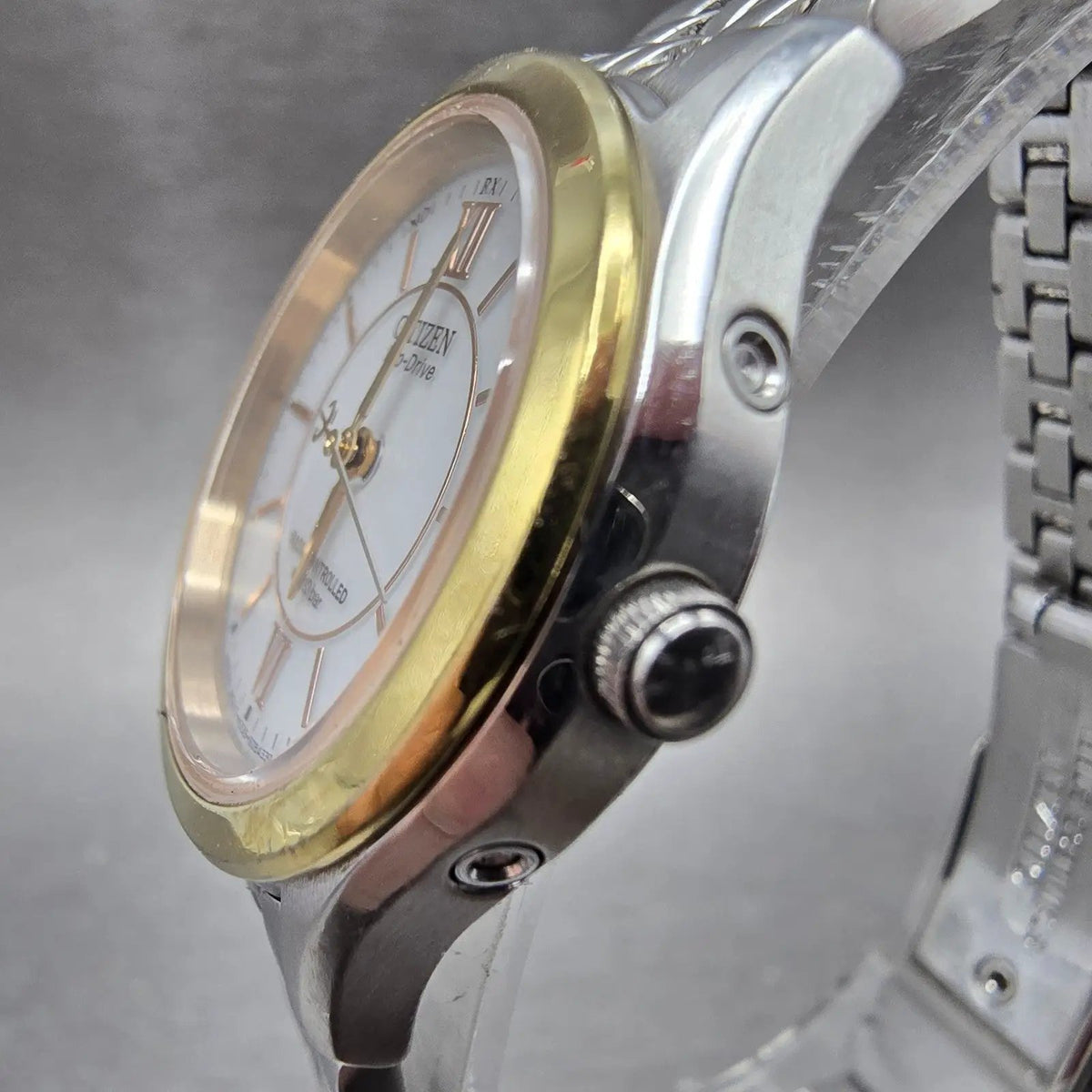Citizen Eco-Drive Watch Women 29mm White Dial Two Tone Atomic Round H335 PARTS3