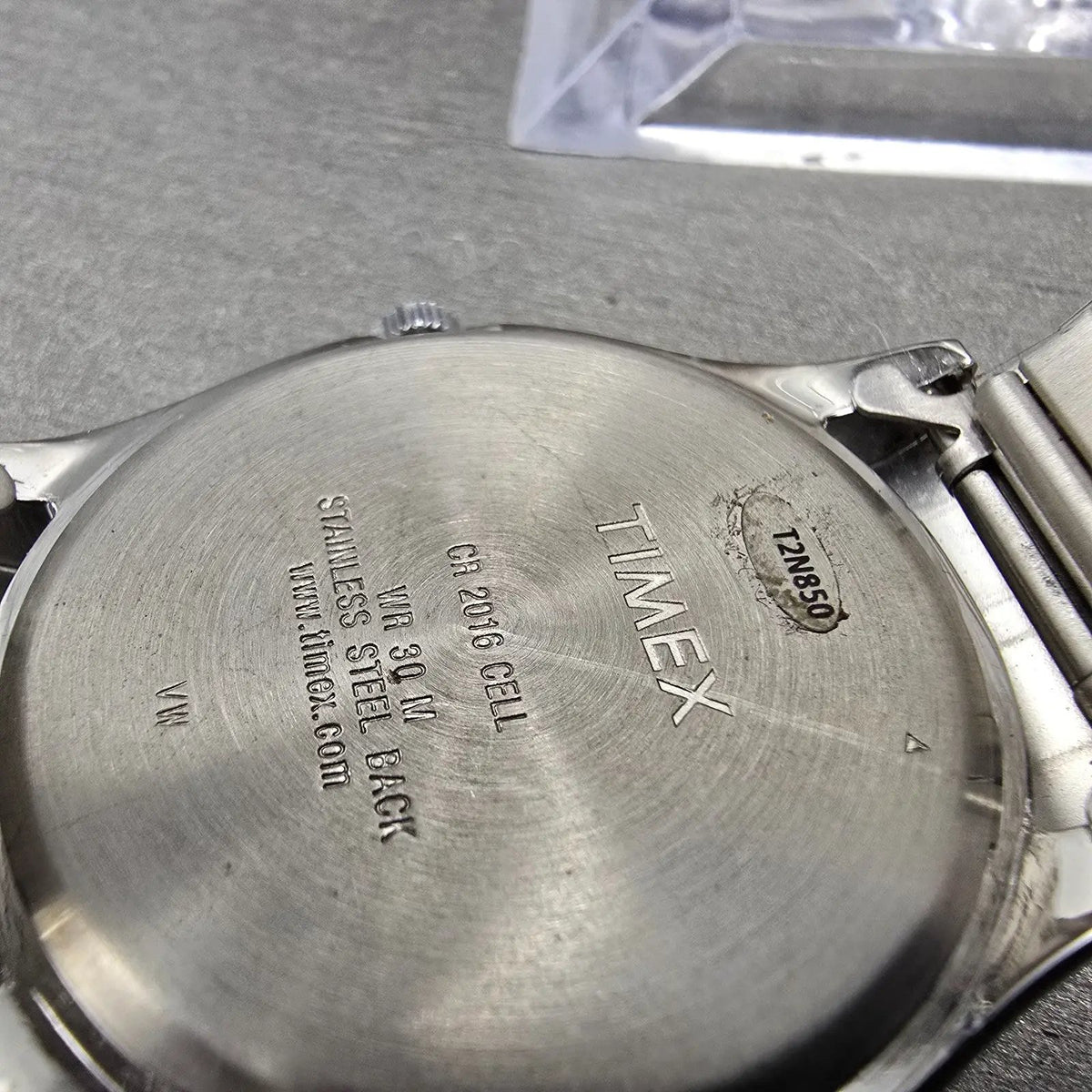 Timex Watch Men 40mm Gray Dial Silver Tone Date Round Indiglo New Battery T2N8509
