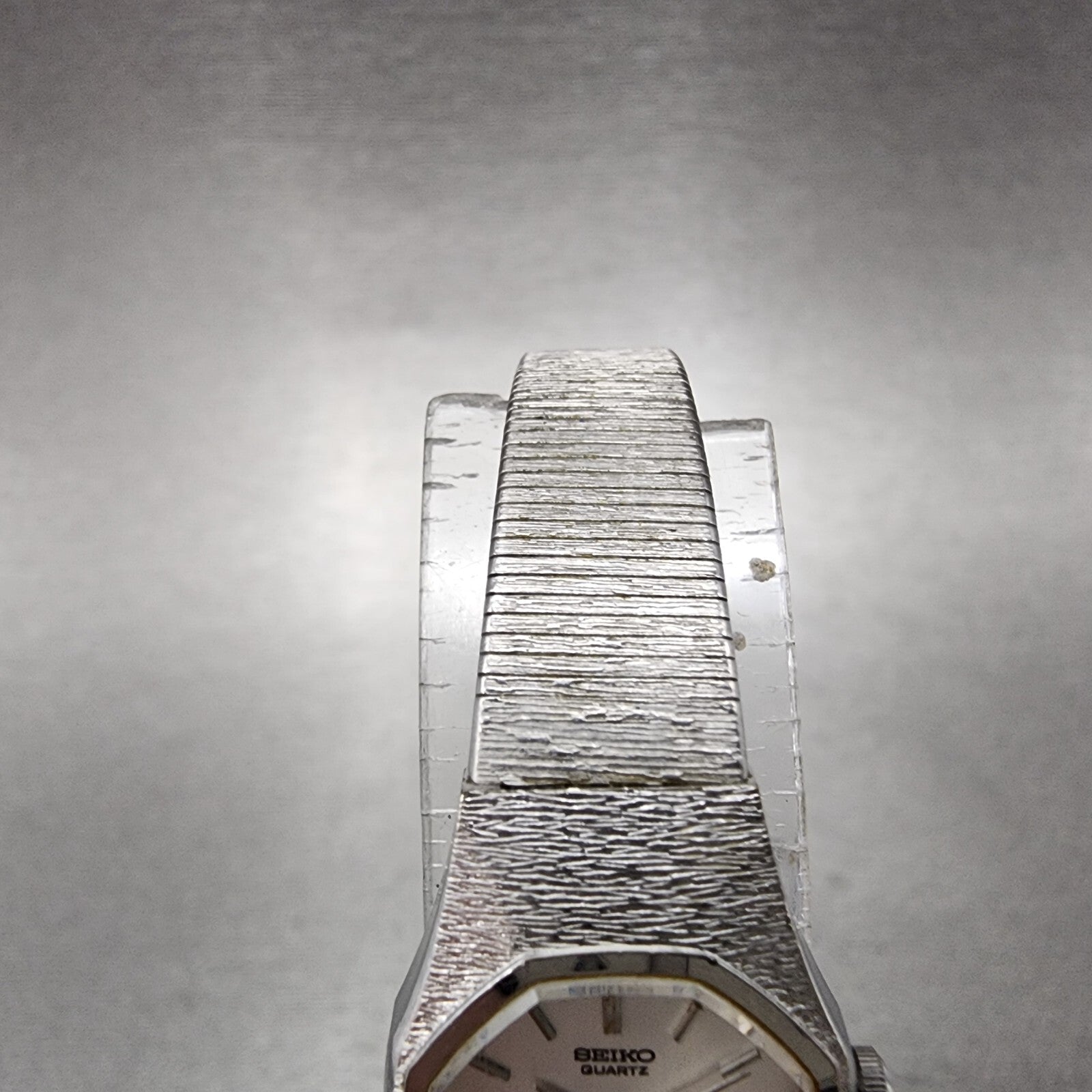 Seiko Watch Women 17mm Silver Dial Silver Tone Octagon 2y005048 New battery4