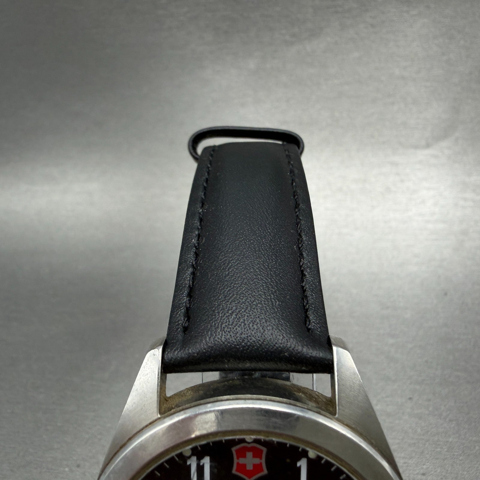 Victorinox Swiss Army Field Watch Men 40mm Black Dial Steel Date Round New battA4