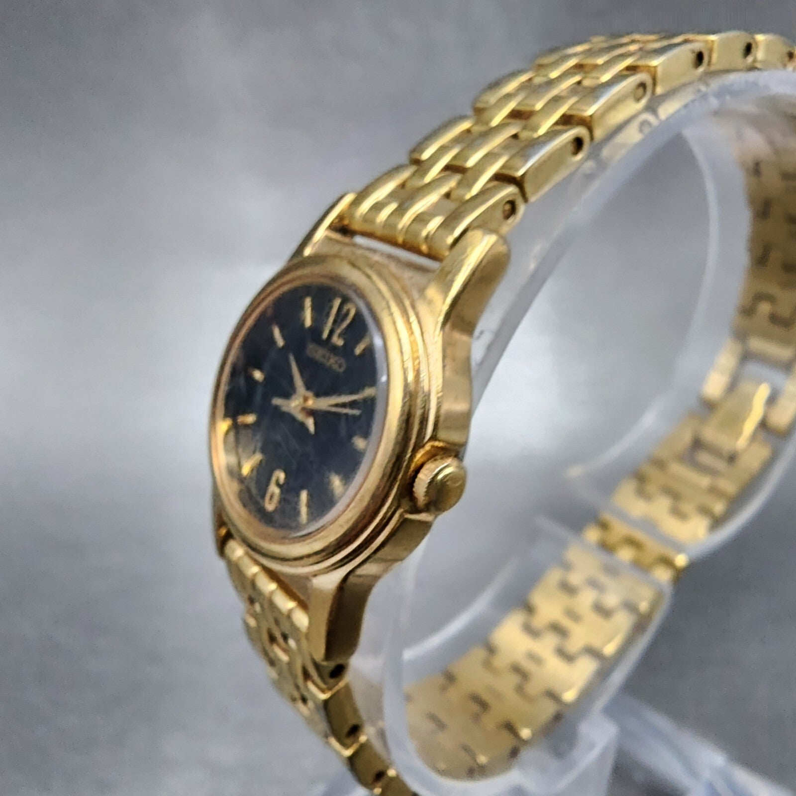 VTG Seiko Watch Women 19mm Black Dial Gold Tone Round 1N010GD0 New Battery2