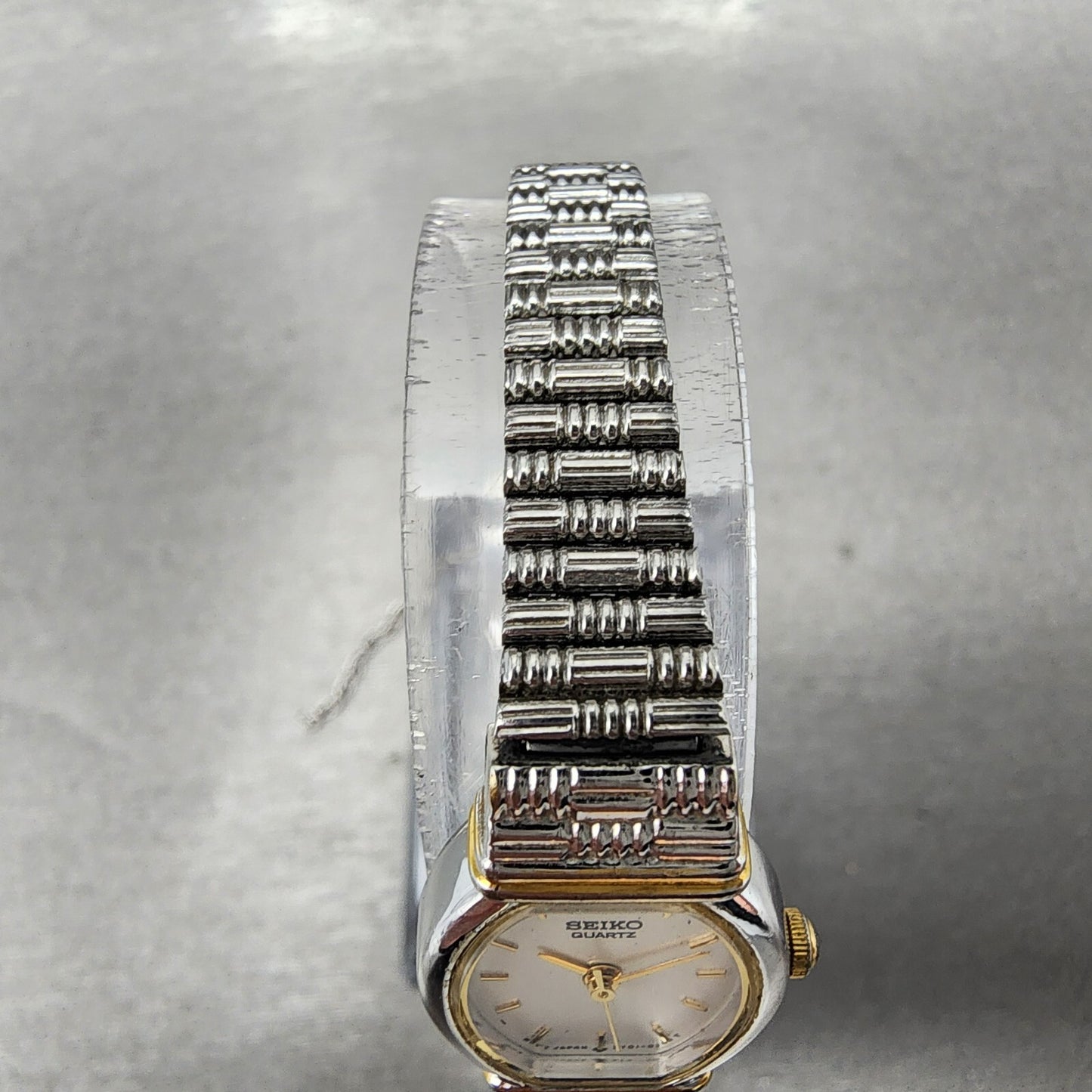 Seiko Watch Women 17mm White Dial Two Tone Oval 2Y015C09 New Battery4