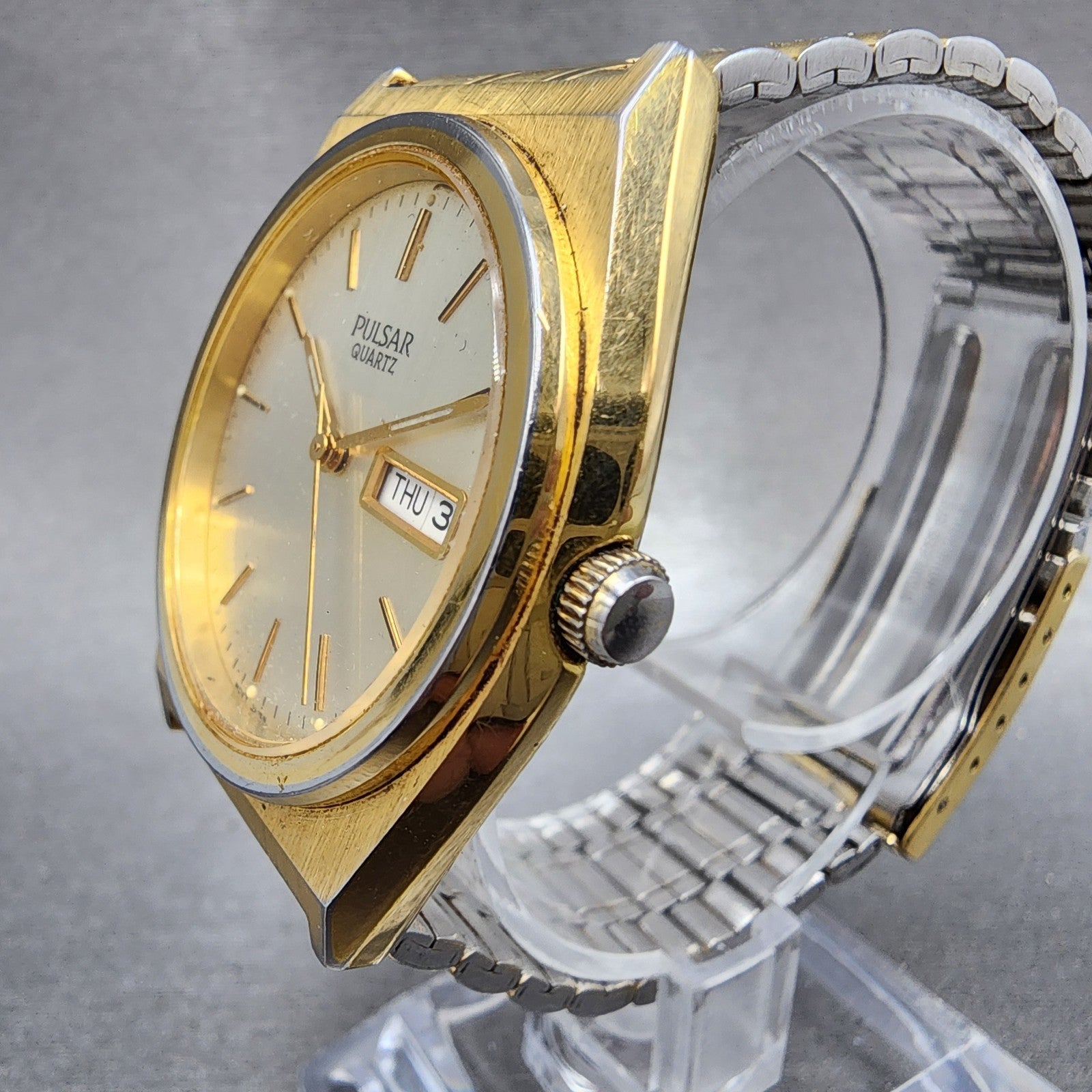Seiko Pulsar Watch Men 36mm Silver Dial Gold Tone Daydate V733x004 New Battery2