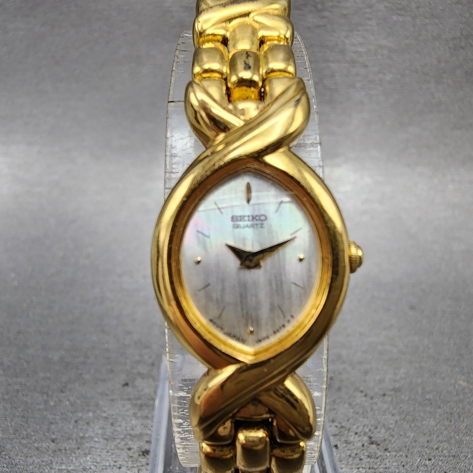 Seiko Watch Women 17mm MOP Dial Gold Tone Oval 1n006a89 New Battery VTG0