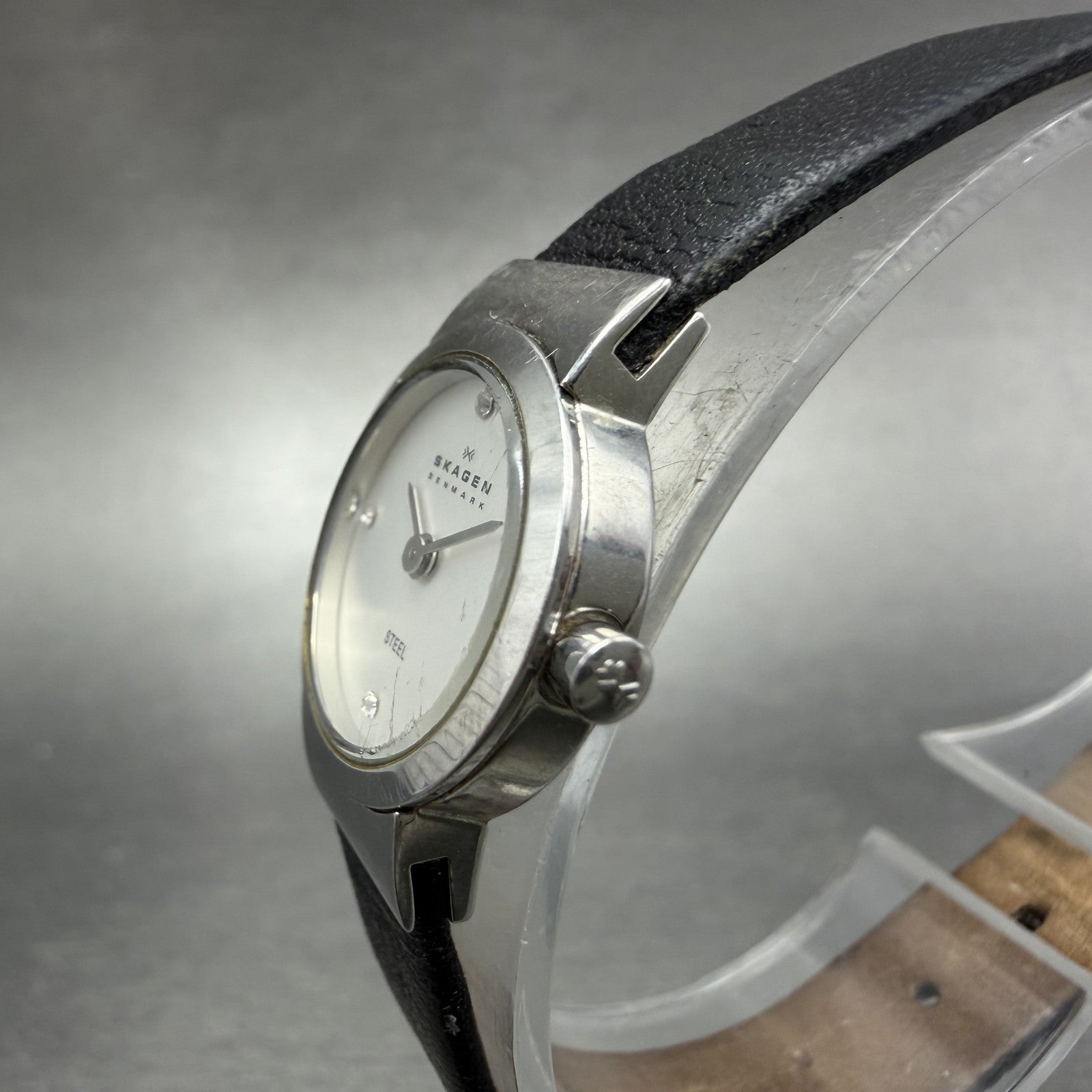 Skagen Watch Women 19mm Silver Dial Steel Round 590SSLC Leather Band New Battery2