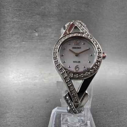 Seiko Solar Watch Women 23mm MOP Dial Silver Tone Round V115-0AP0 Runs6