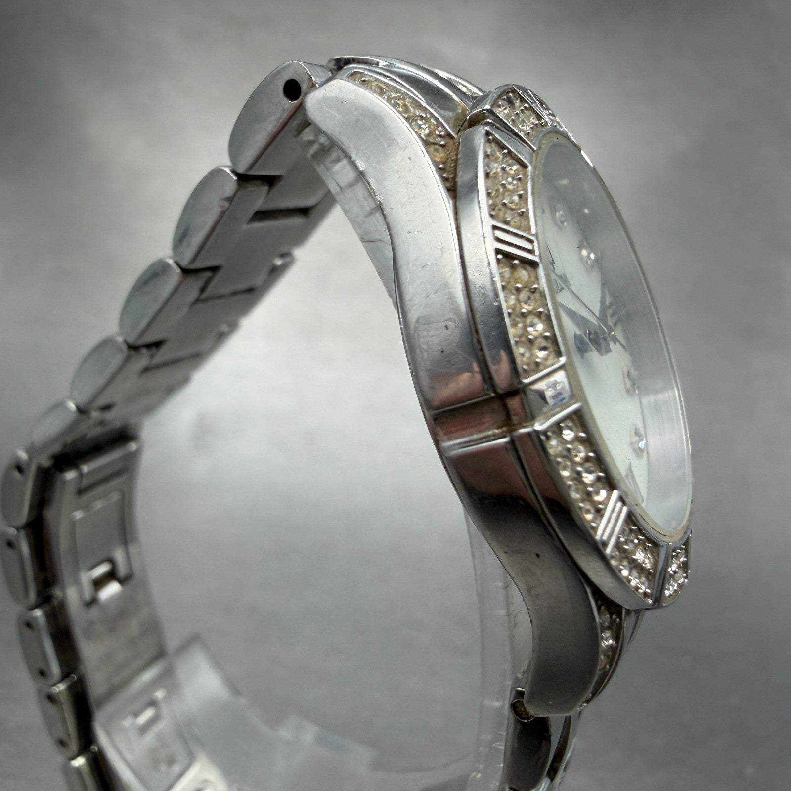 Bulova Watch Women 30mm MOP Dial Silver Tone Round 96L116 New Battery Crystals3