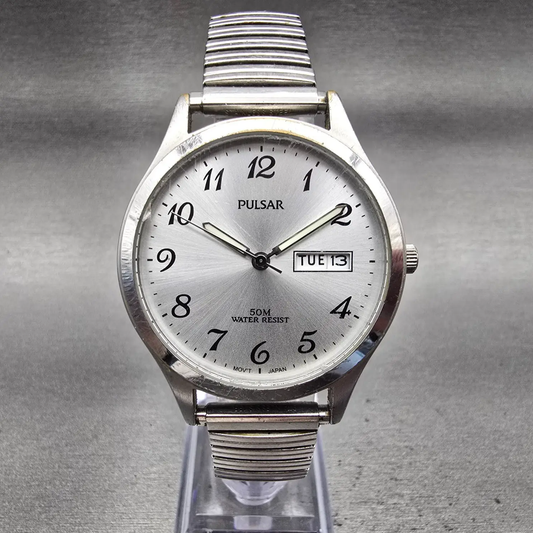 Seiko Pulsar Watch Men 37mm Silver Dial Silver Tone Daydate VX43-X077 New Batt0