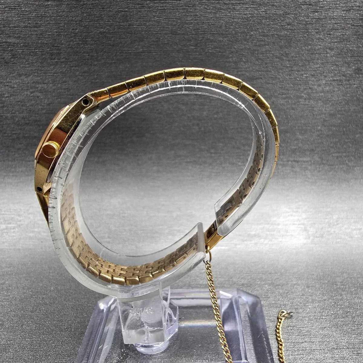 Seiko Watch Women 16mm Gold Dial Gold Tone Oval 2C20-5749 New Battery Vintage JP6