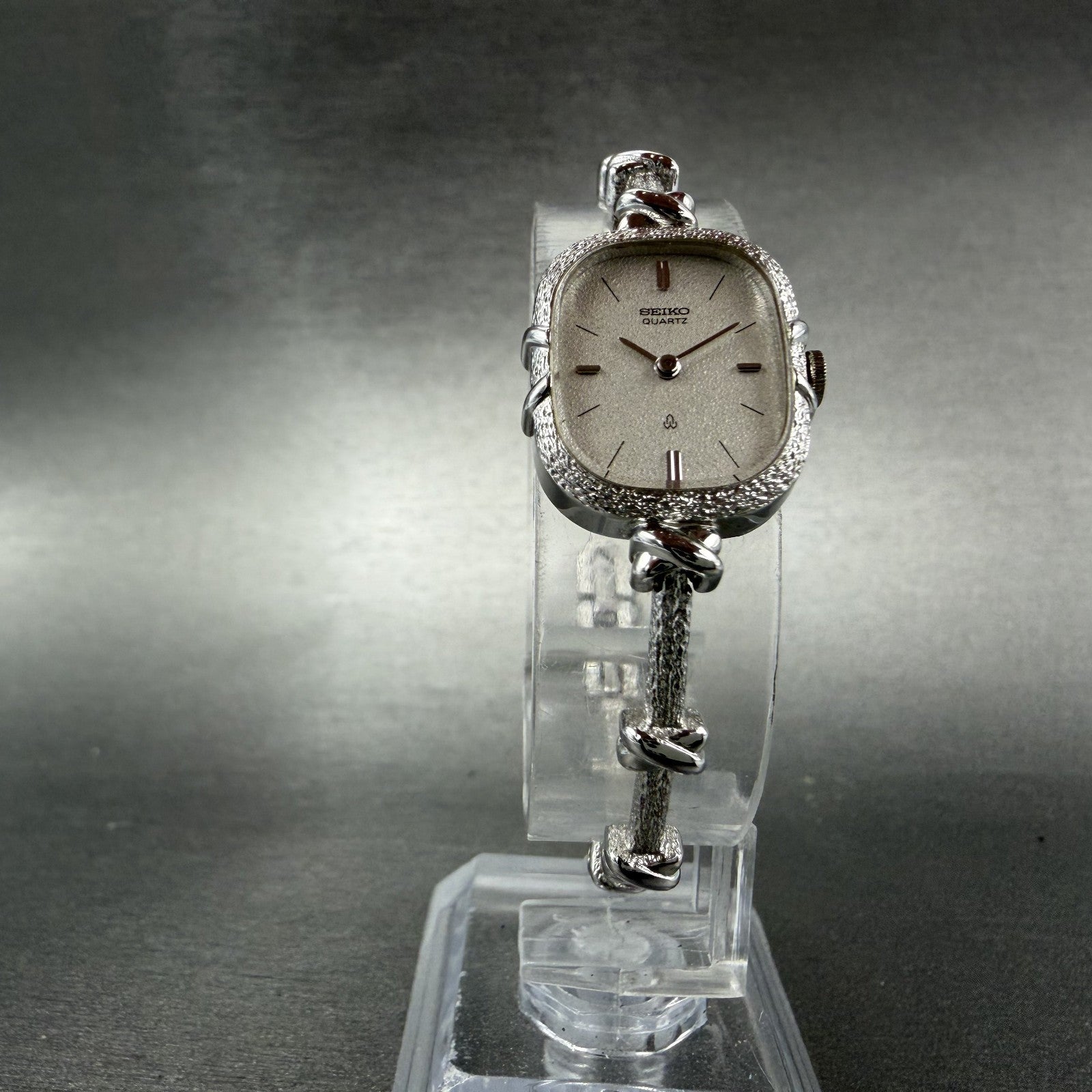 Seiko Watch Women 16mm Silver Dial Silver Tone Rectangle 1400-5560 New Battery5