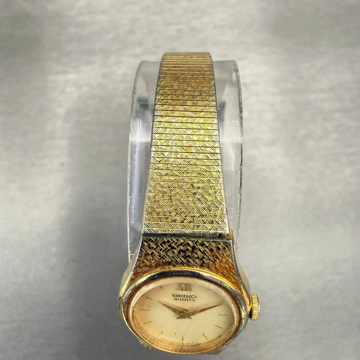 Seiko Watch Women 17mm Champagne Dial Gold Tone Oval 2C20-6470 New Battery VTG4