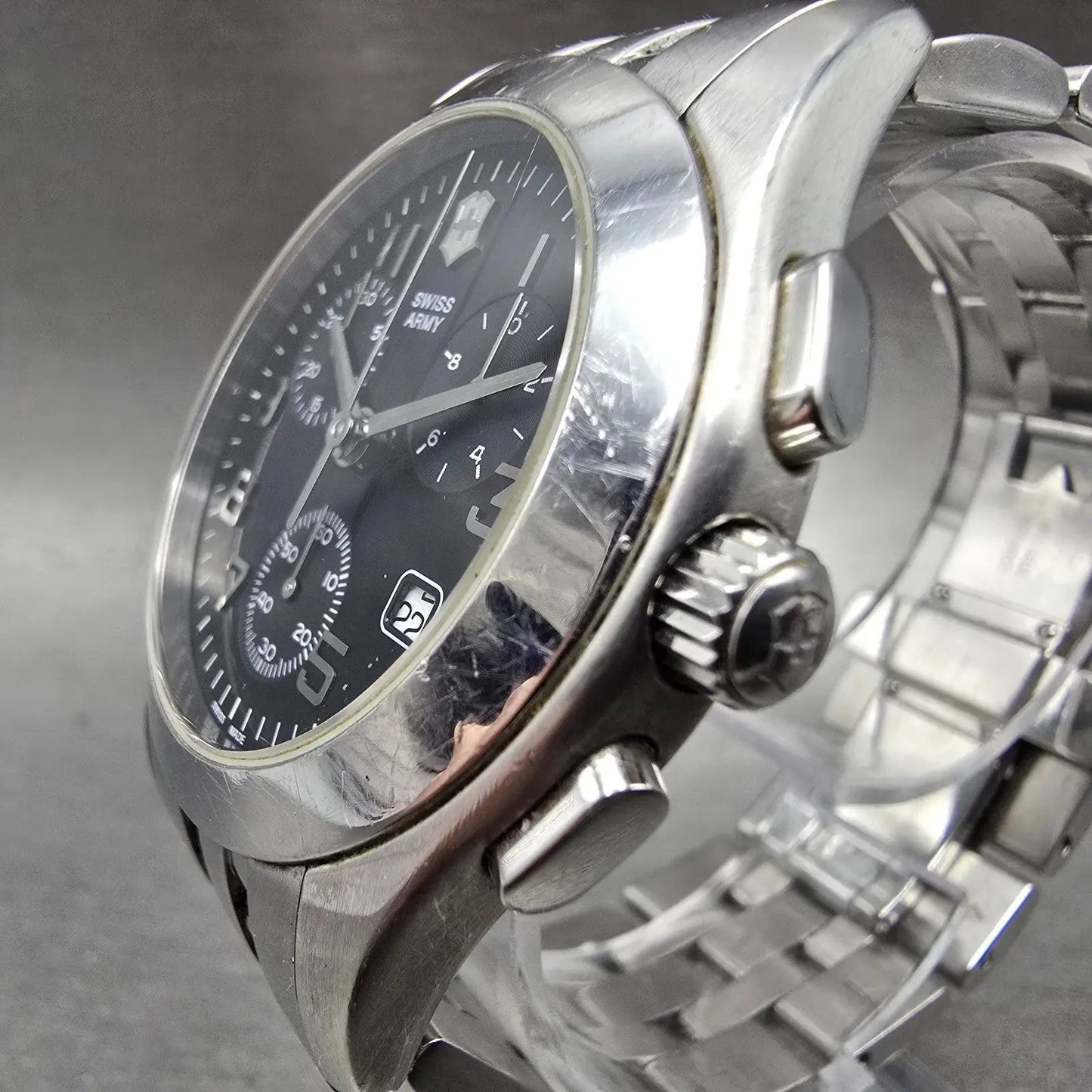 Victorinox Swiss Army Alliance Chronograph Watch Men 40mm Black Dial Steel Runs2