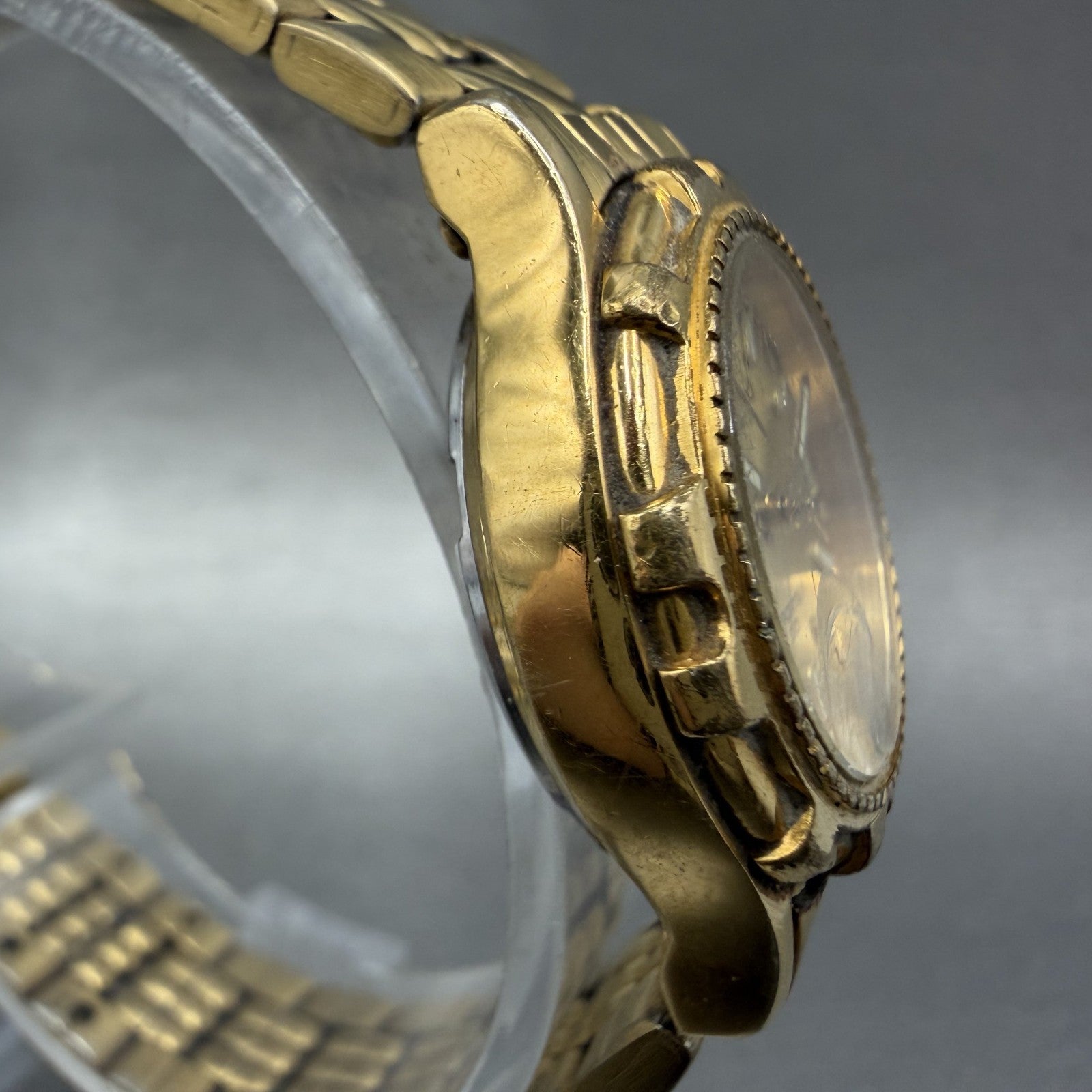 Seiko Sports 50 Watch Women 25mm Champagne Dial Gold Tone Date 7N820271 New Bat2