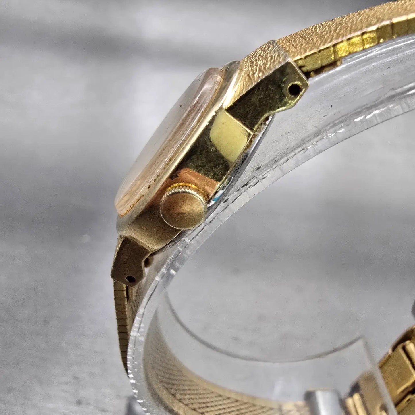 Seiko Watch Women 17mm Gold Dial Gold Tone Oval 1400-8339 New Battery Vintage2