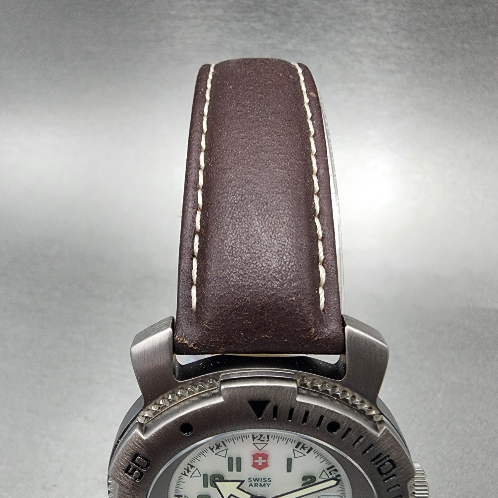 Victorinox Swiss Army Sportline Watch Men 37mm Gray Dial Silver Tone Date NewBat4