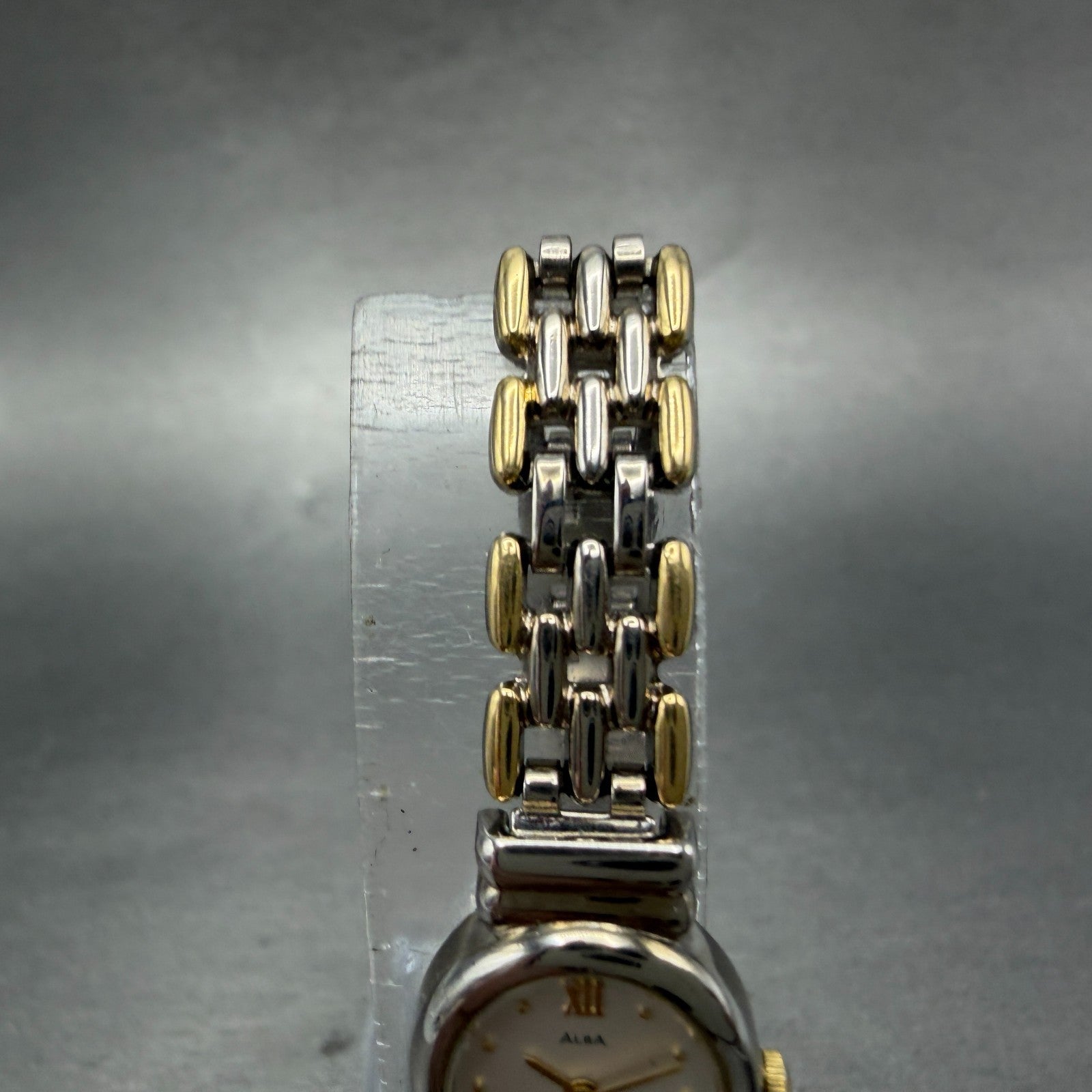 Seiko Alba Watch Women 15mm Silver Dial Two Tone Oval Y520-5070 New Battery VTG4