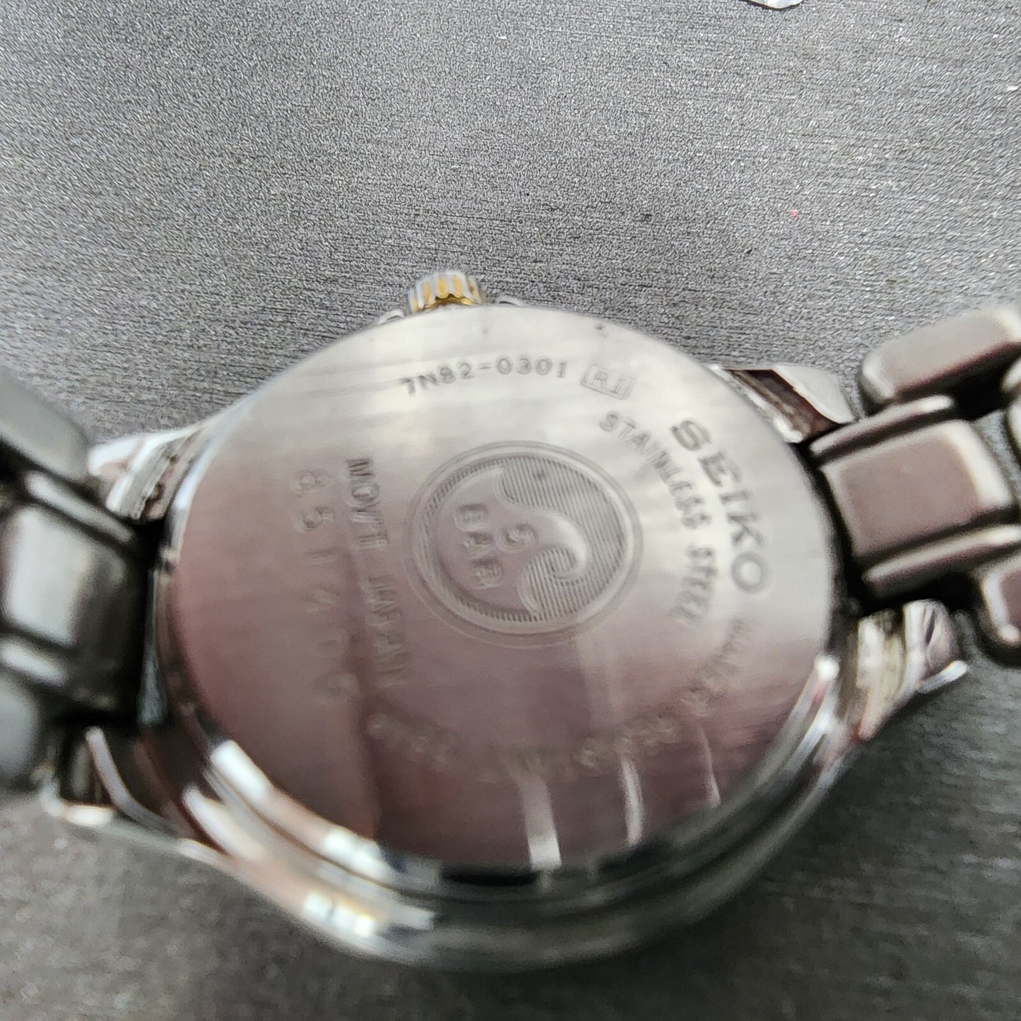 Seiko SQ 50 Watch Women 25mm White Dial Two Tone Date 7n820301 New Battery10