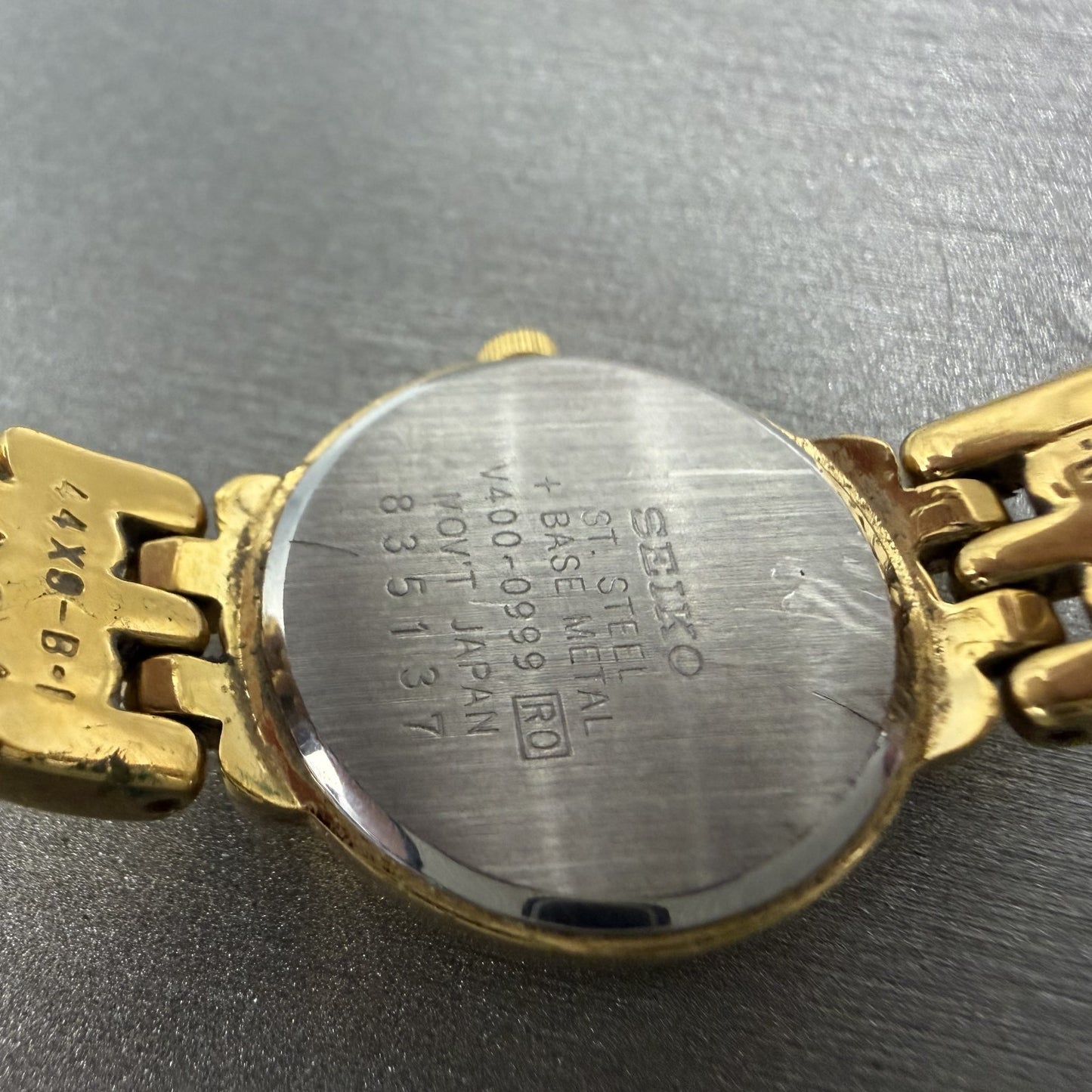 Seiko Watch Women 20mm White Dial Gold Tone Round V400-0990 New Battery ABC9