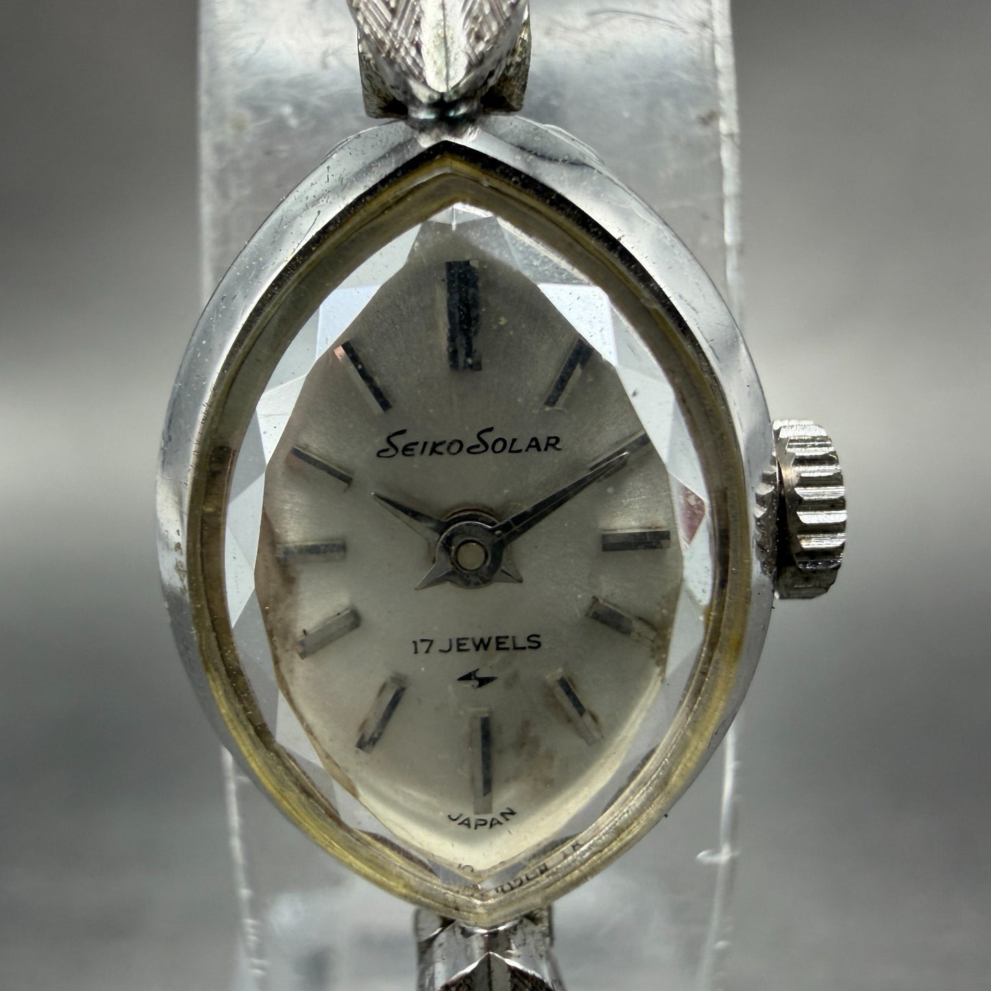 Seiko Solar Watch Women 15mm Silver Dial Silver Tone Oval Manual 10-7780 Runs1