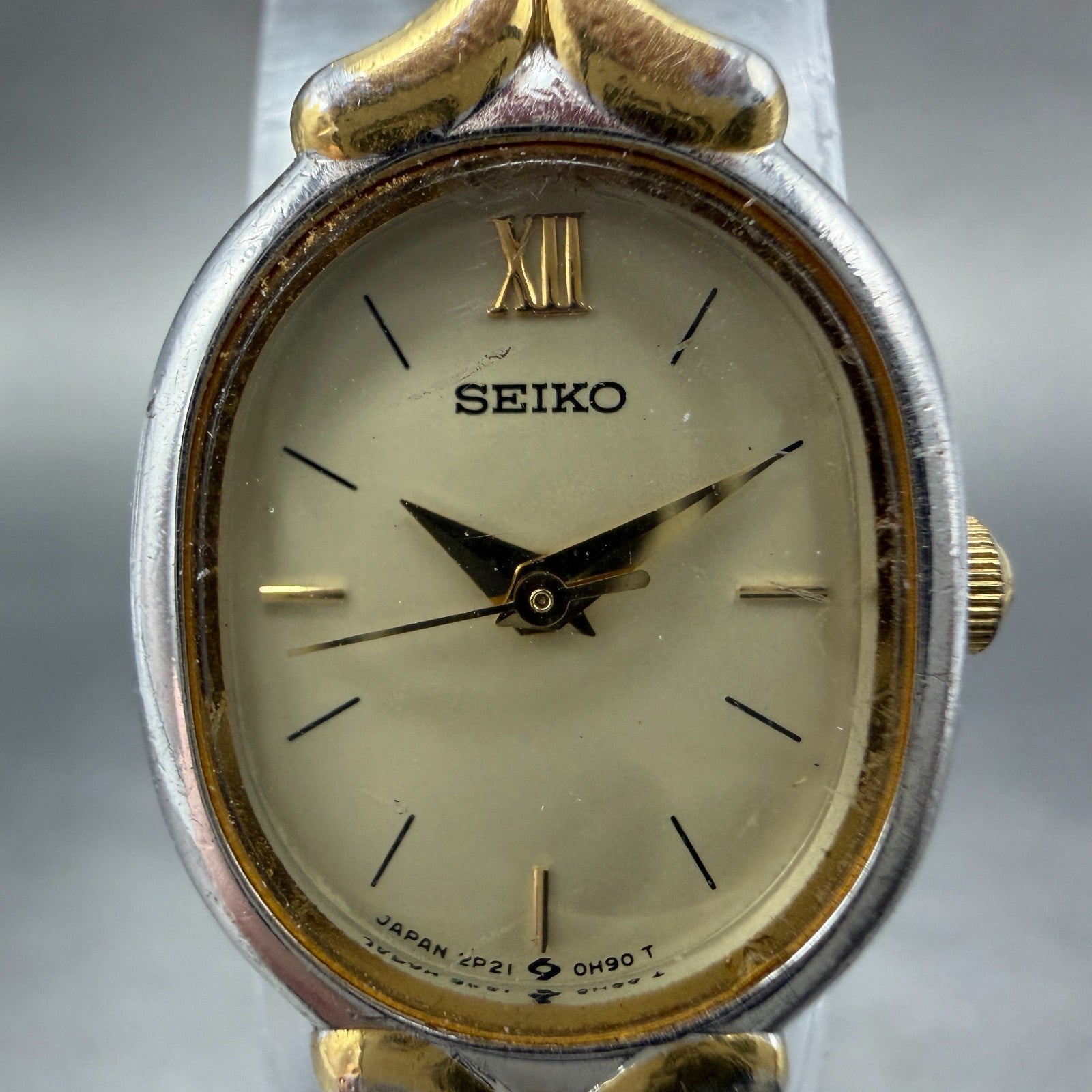 Seiko Watch Women 17mm Champagne Dial Two Tone Oval 2P21-5D00 New Battery VTG1