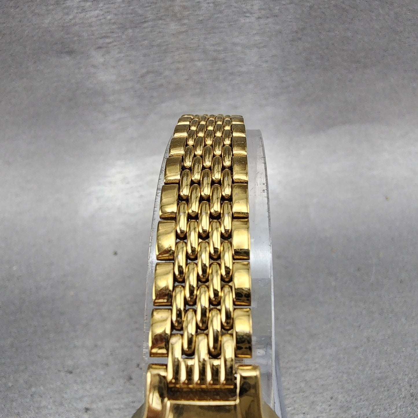 Seiko Watch Women 19mm White Dial Gold Tone Round V4010289 New Battery4