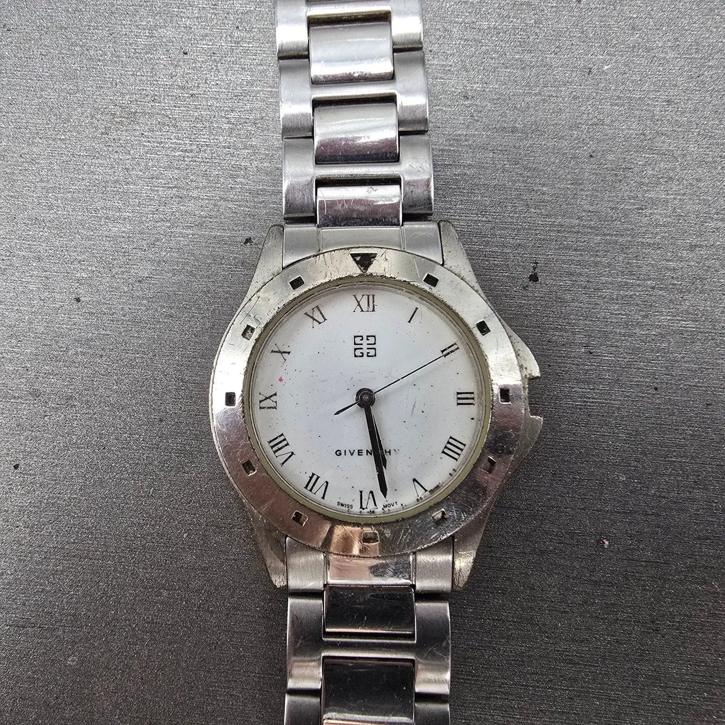 Givenchy Watch Men 35mm White Dial Silver Tone Round  Broken Bracelet PARTS0