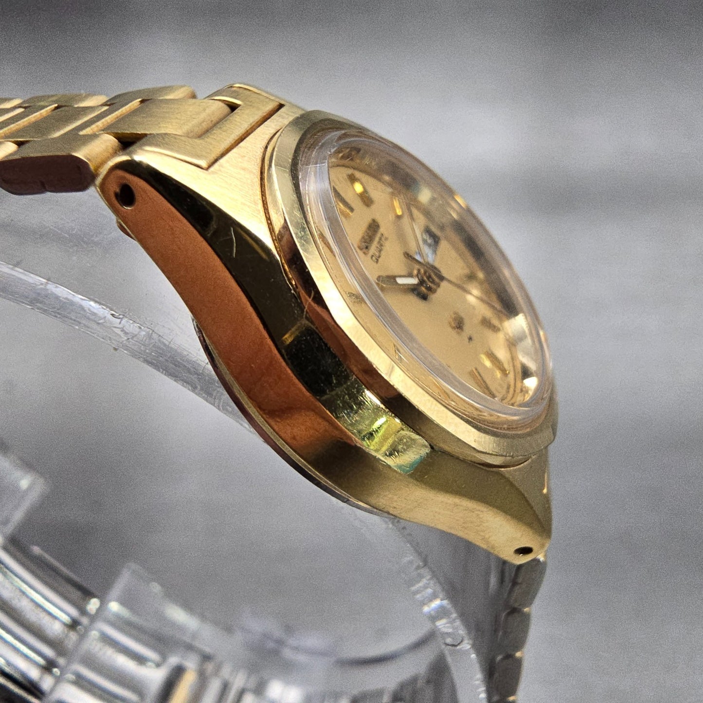 Seiko SQ Watch Women 23mm Gold Dial Gold Tone Daydate Round 8523-0049 New Batt3