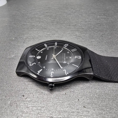 Skagen Denmark Watch Men 37mm Black Dial Titanium Date Round 233XLTMB New Batt J3