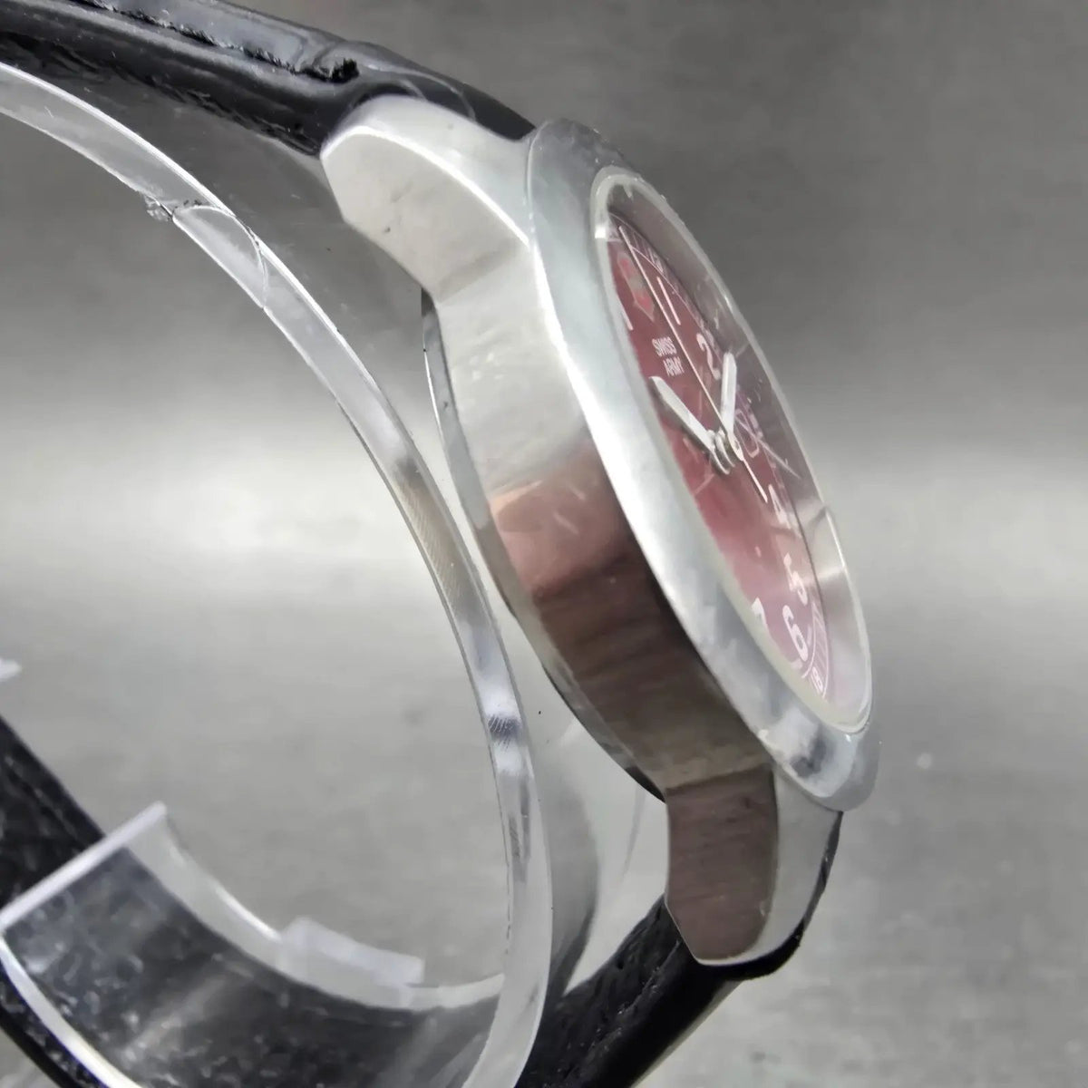 Victorinox Swiss Army Watch Women 30mm Red Dial Silver Tone Date New Battery CG3