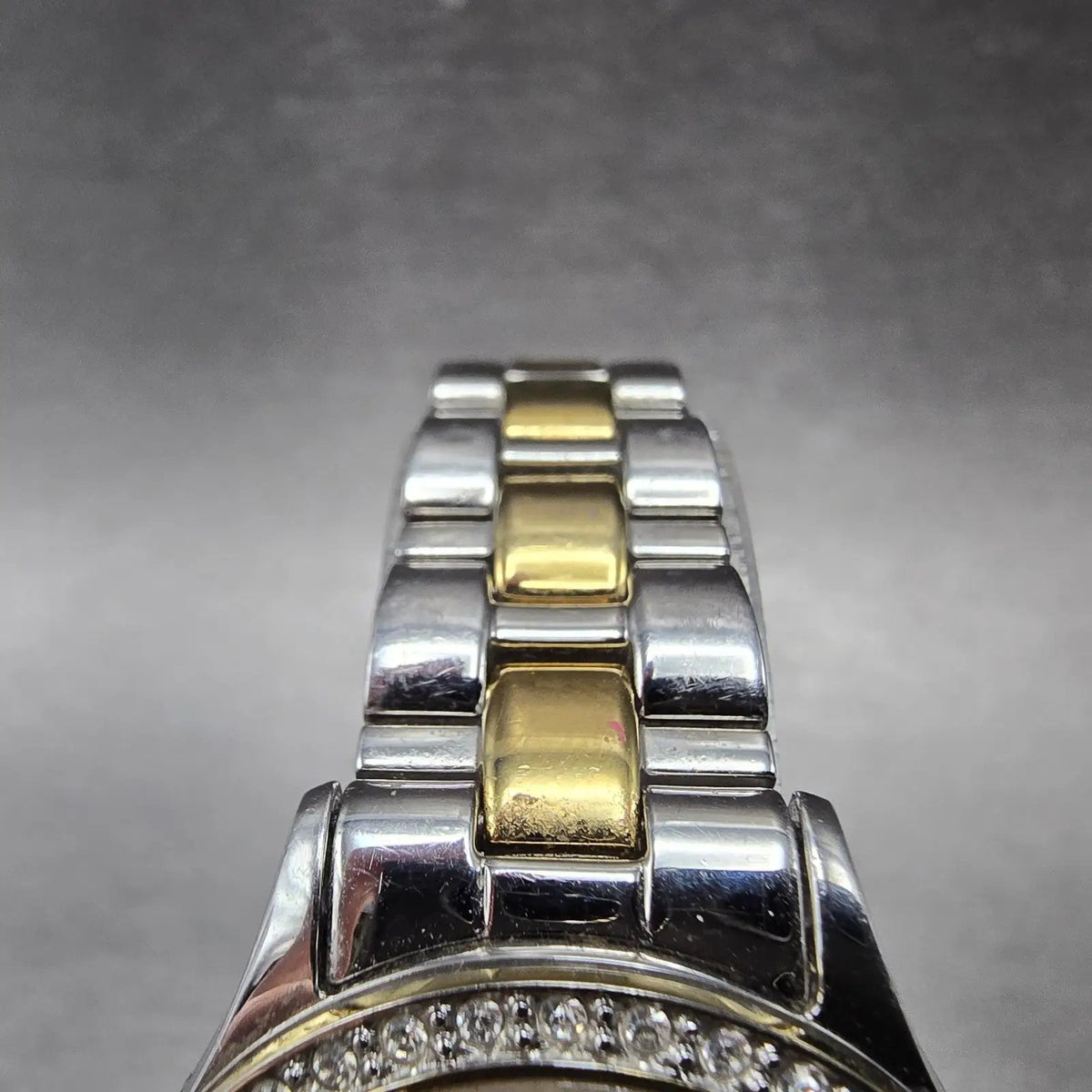 Seiko Solar Watch Women 28mm MOP Dial Two Tone Date Gemmed V137-0AA0 Works JP 874