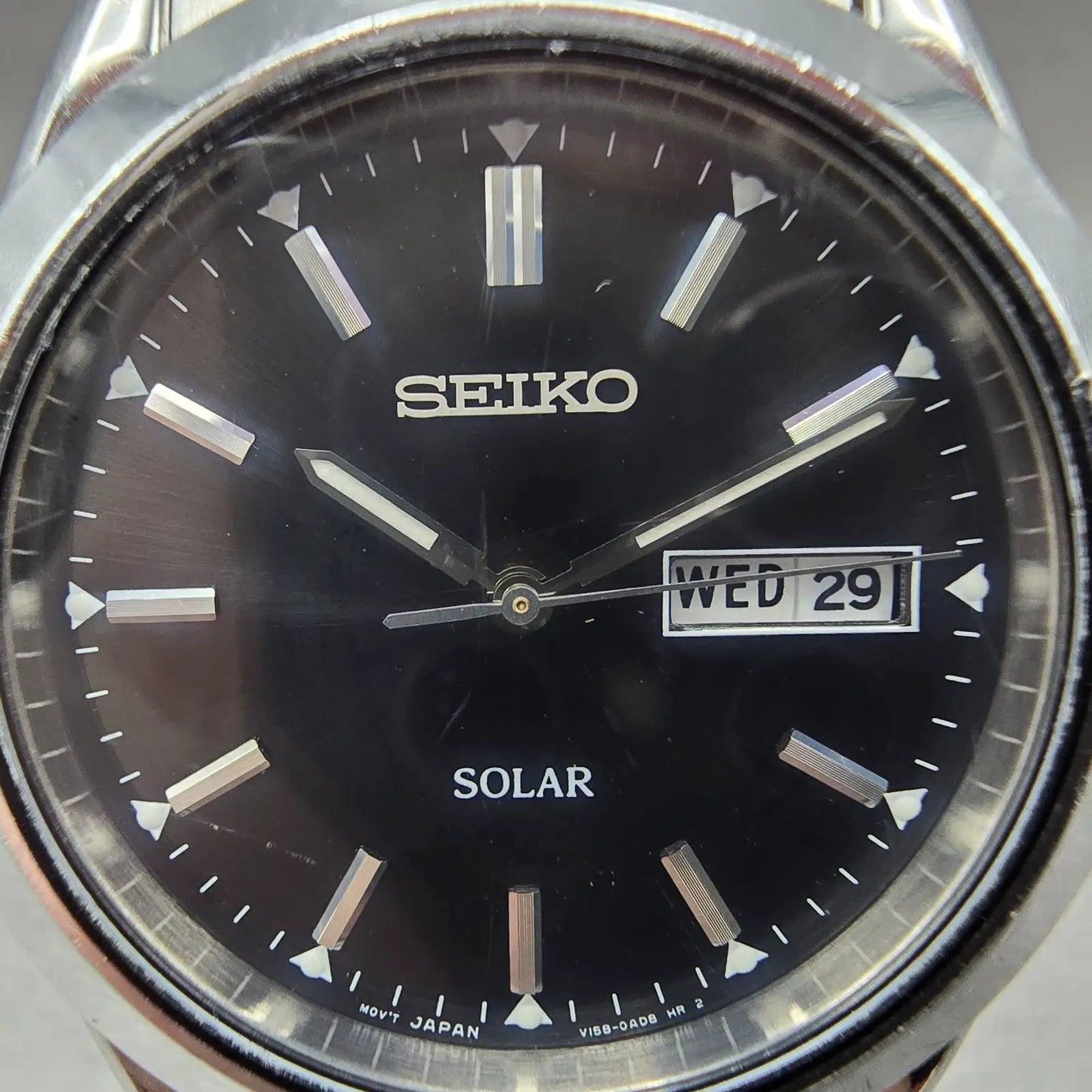 Seiko Solar Watch Men 37mm Black Dial Silver Tone Daydate Round V158-0AB0 Runs1