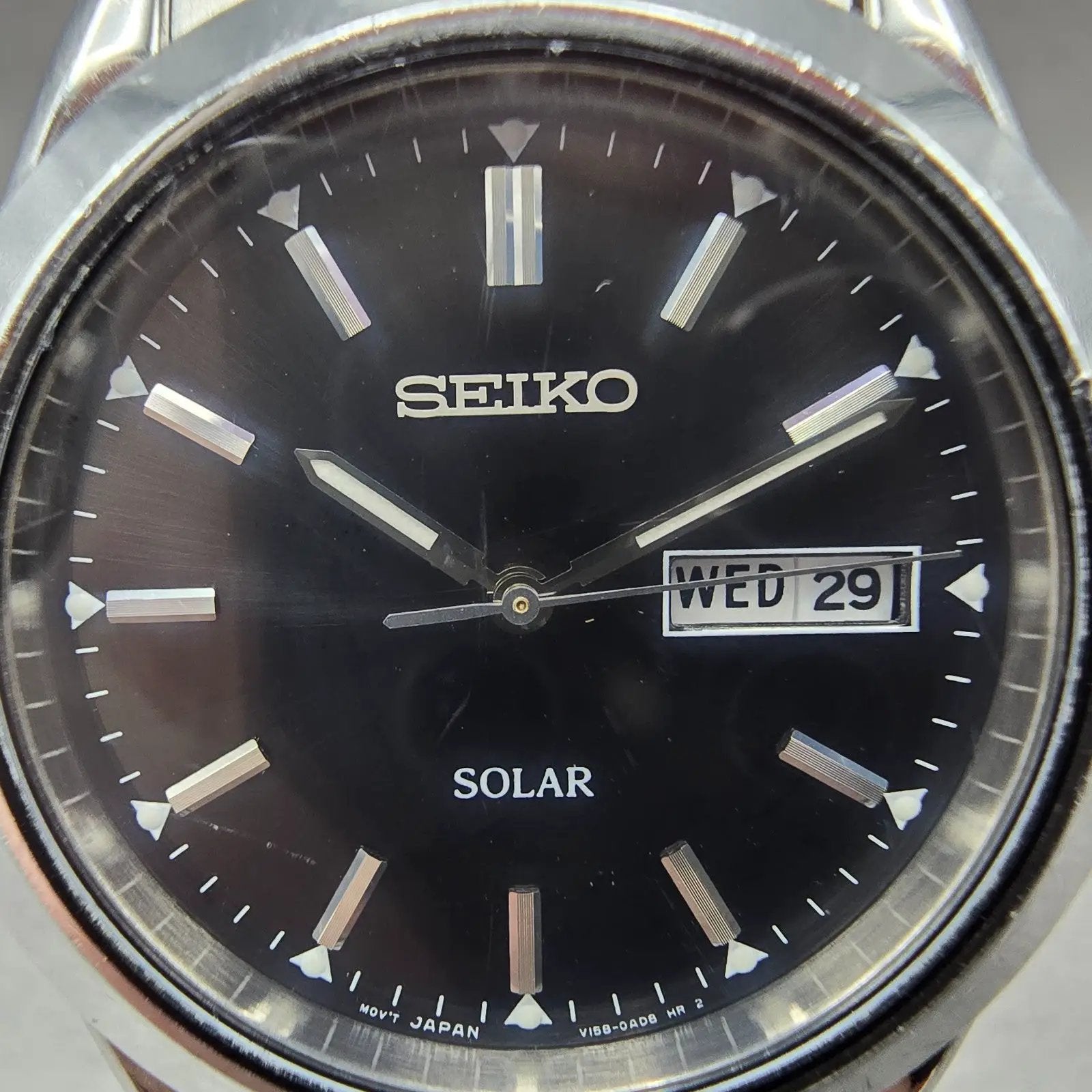 Seiko Solar Watch Men 37mm Black Dial Silver Tone Daydate Round V158-0AB0 Runs1