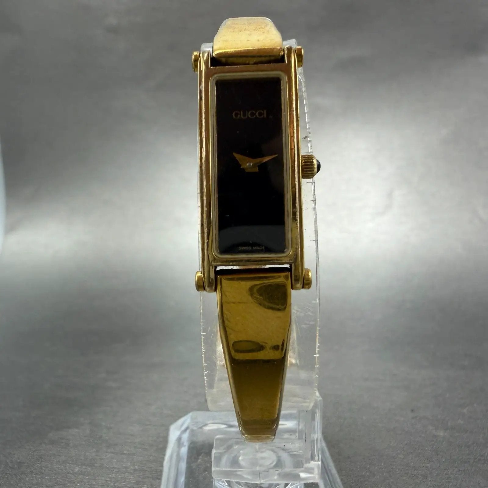 Gucci 1500L Tank Watch Women 12mm Black Dial Gold Rectangle Bangle New batteryKL6