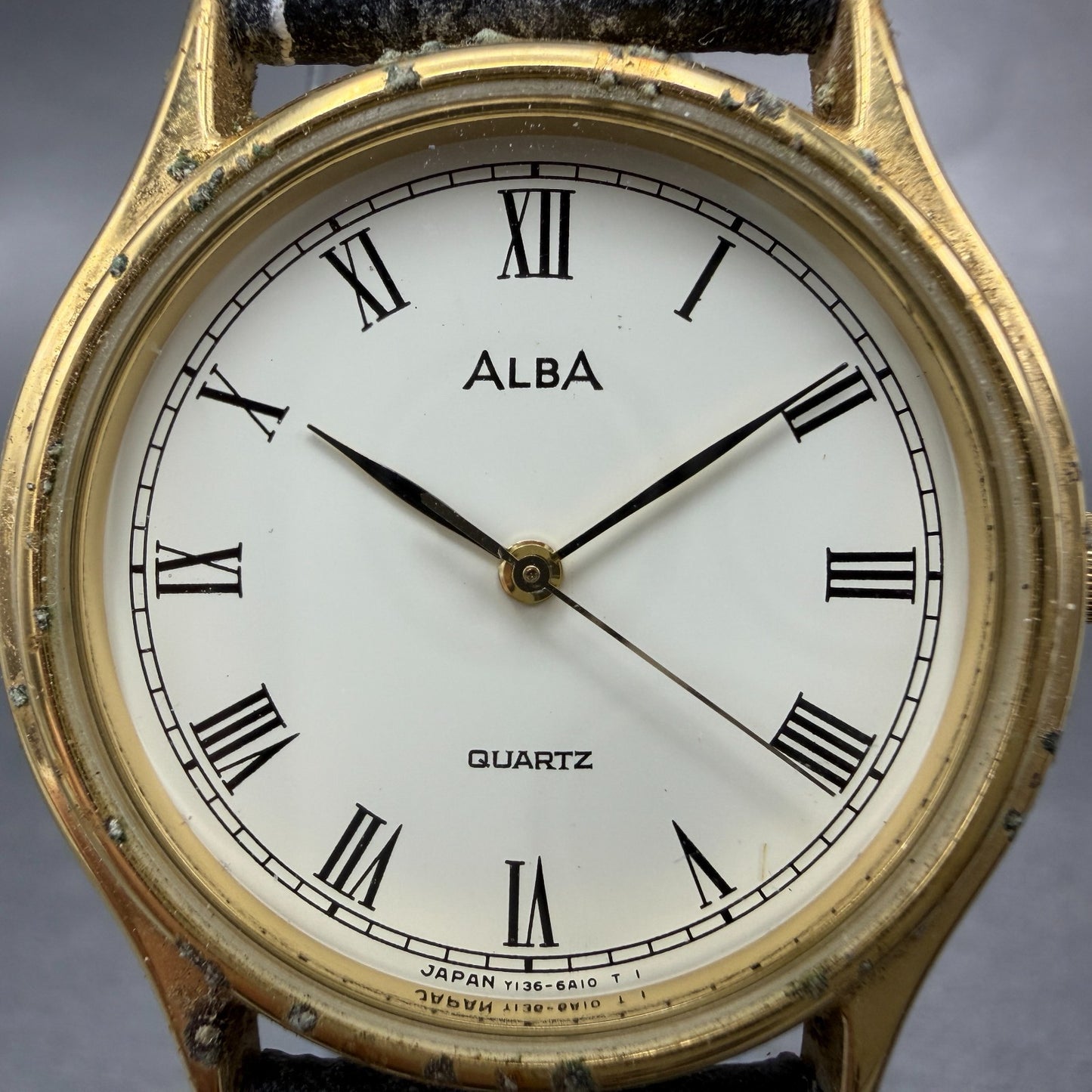 Seiko Alba Watch Unisex 33mm White Dial Gold Tone Round Y136-6A10 New Battery1