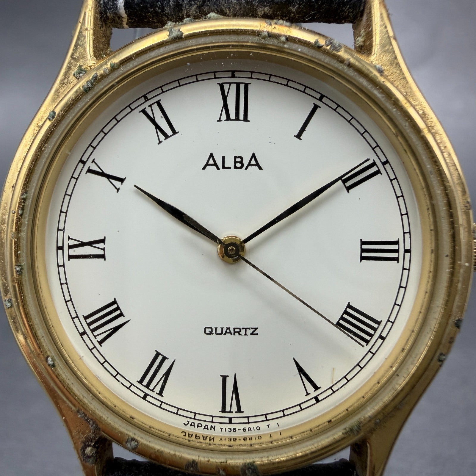 Seiko Alba Watch Unisex 33mm White Dial Gold Tone Round Y136-6A10 New Battery1