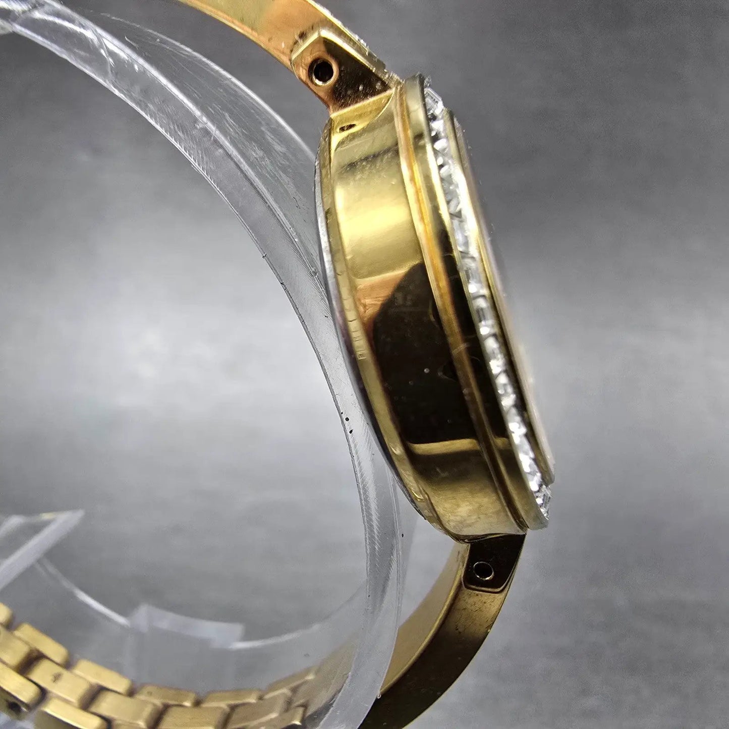 Citizen Eco-Drive Watch Women 25mm MOP Dial Gold Tone Round E031-S122694 Runs NQ3