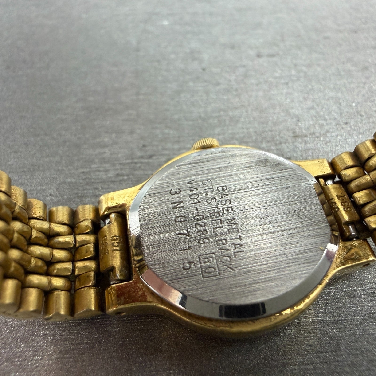 Seiko Watch Women 19mm White Dial Gold Tone Round V401-0289 New Battery Vinatge9