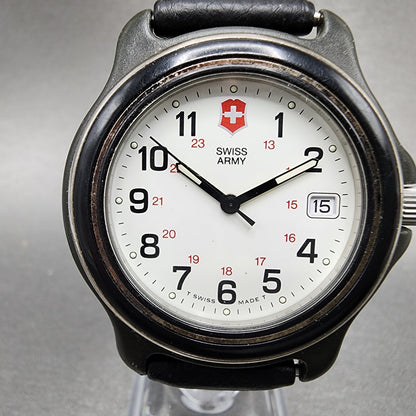 Victorinox Swiss Army Watch Men 39mm White Dial Black Tone Round New Battery A121