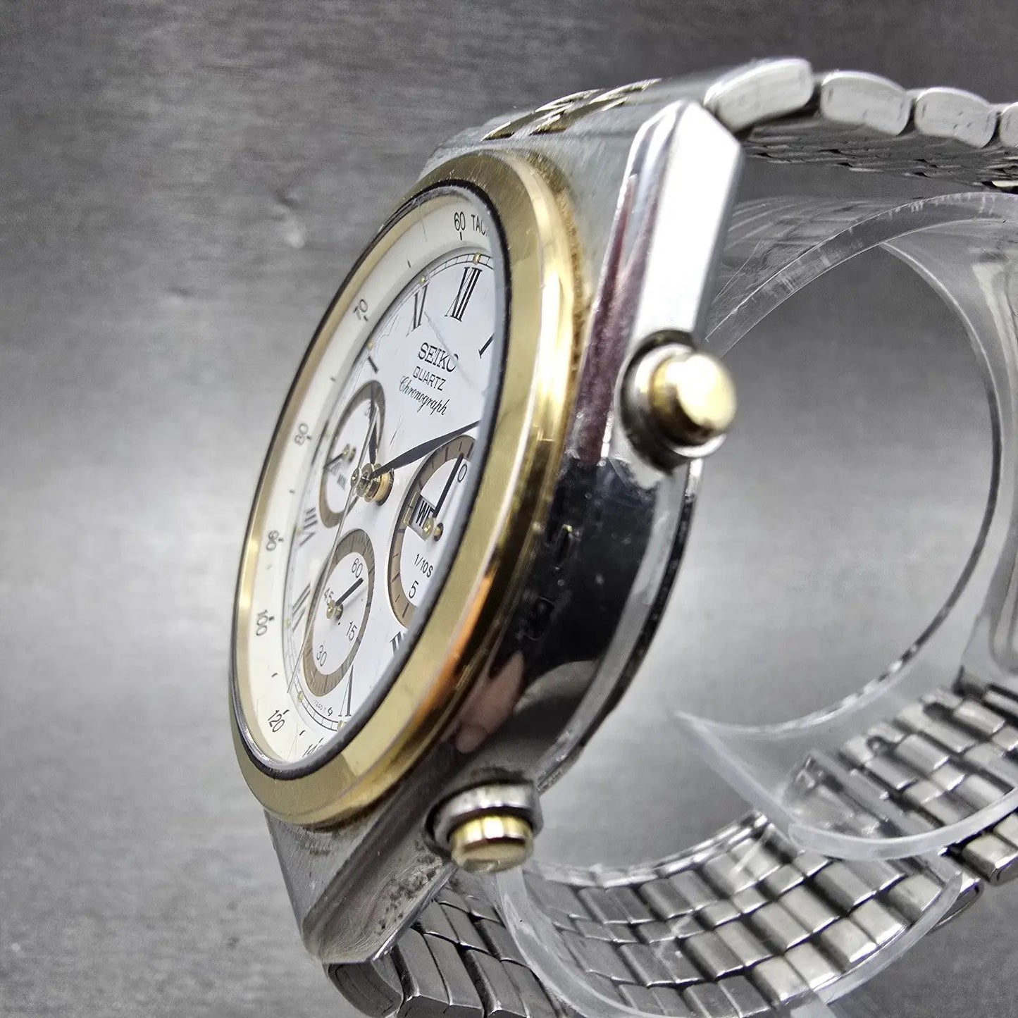 Seiko Chronograph Watch Men 37mm White Dial Two Tone Daydate 7A38-7289 PARTS3