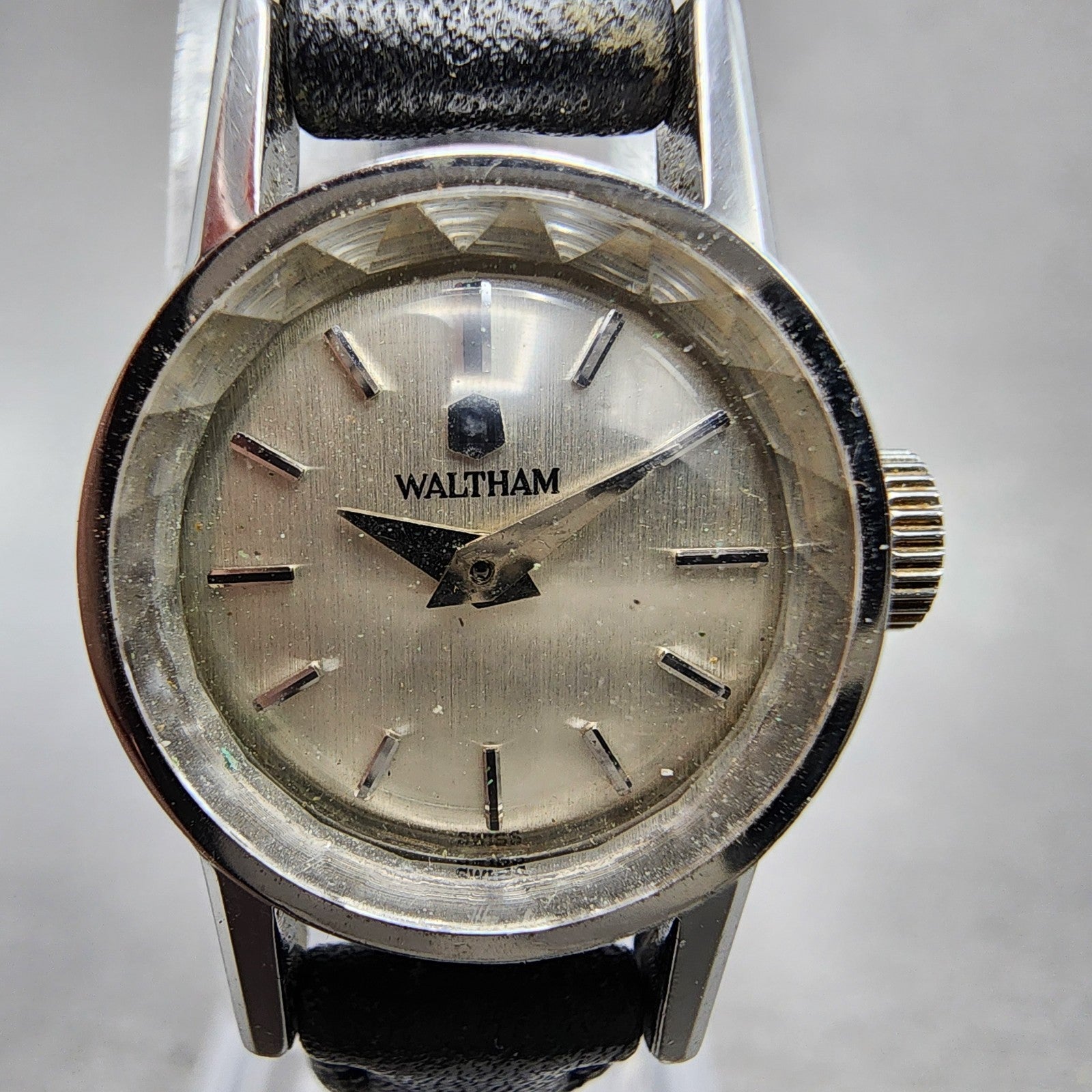 Waltham Watch Women 18mm Silver Dial Silver Tone Round Manual Wind Runs VTG1