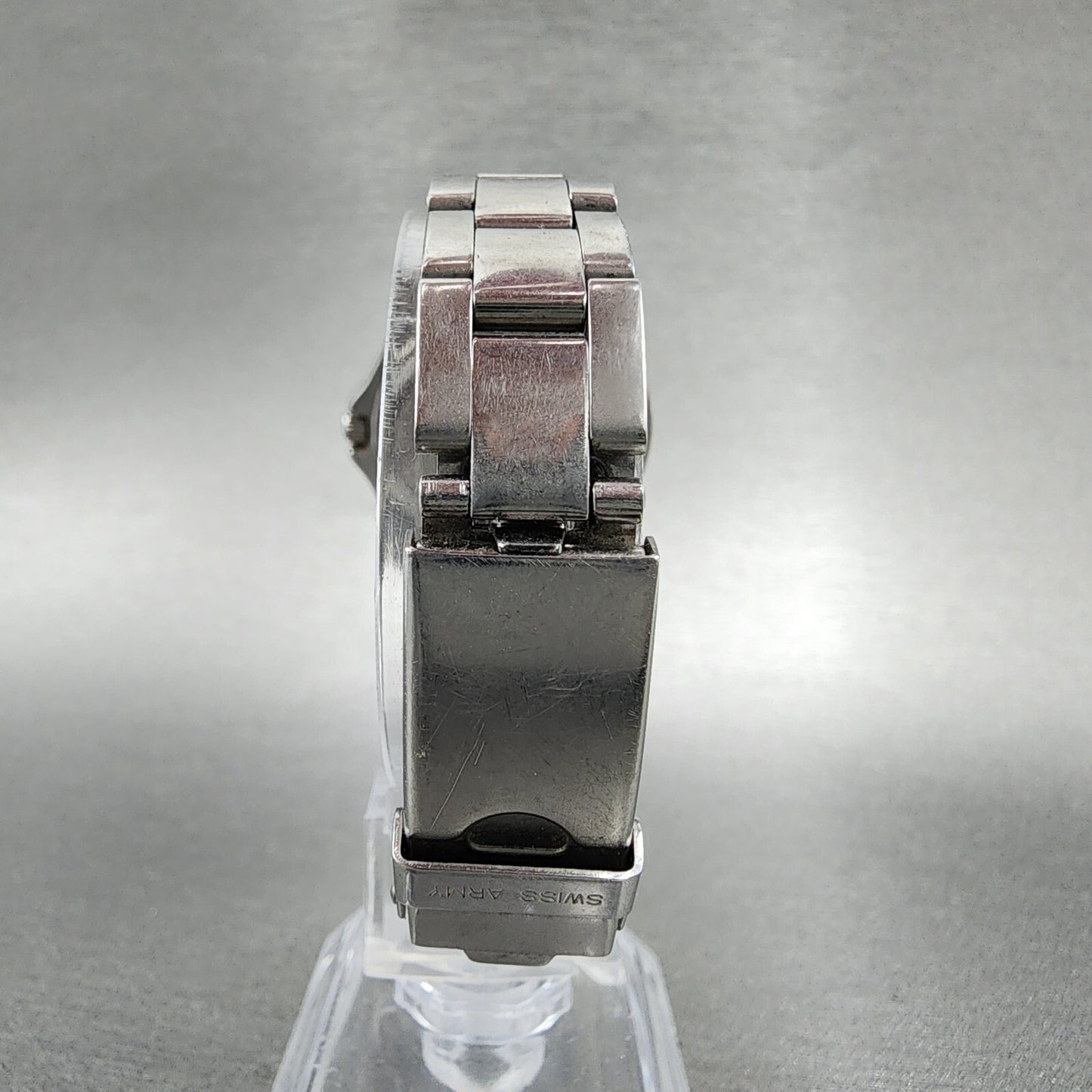 Victorinox Swiss Army Officer Watch Women 30mm White Dial Silver Tone Date Runs7